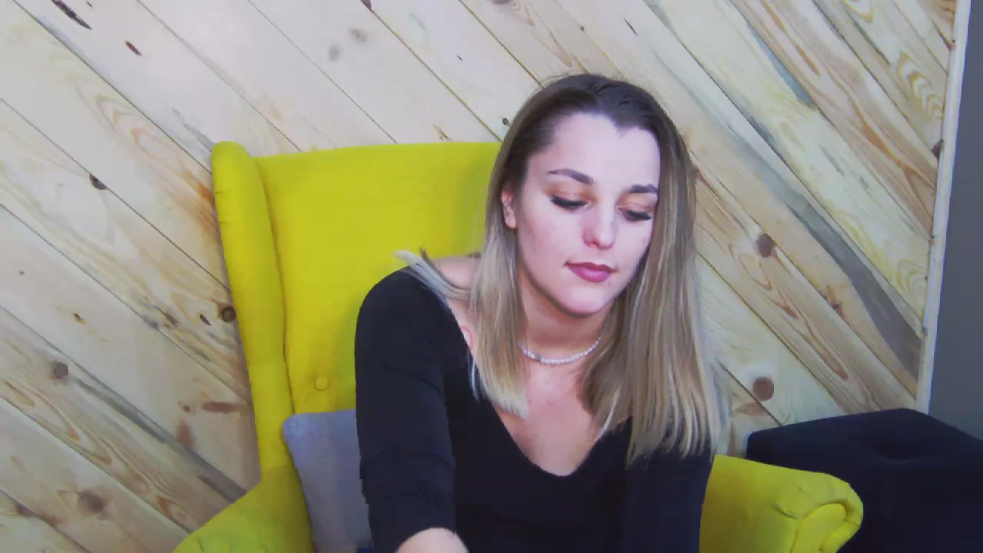 Gallery image thumbnail from Leyla_T's myfreecams stream on, 01/17/2024, 02:59 image 9 of 20