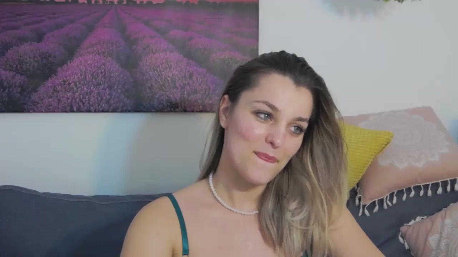 Gallery image thumbnail from Leyla_T's myfreecams stream on, 02/01/2024, 01:18 image 1 of 20