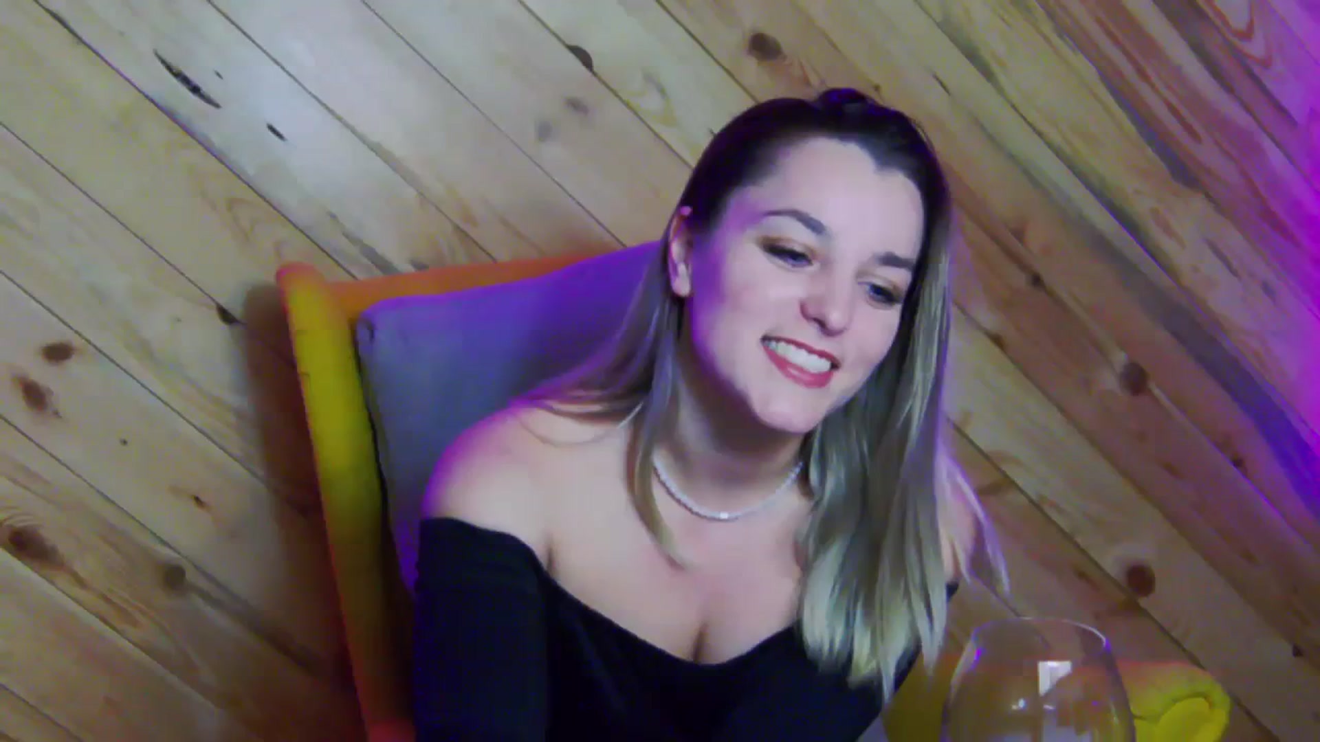 Gallery image thumbnail from Leyla_T's myfreecams stream on, 02/09/2024, 01:32 image 10 of 20