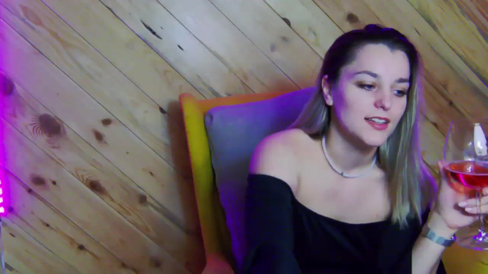 Gallery image thumbnail from Leyla_T's myfreecams stream on, 02/09/2024, 01:32 image 6 of 20