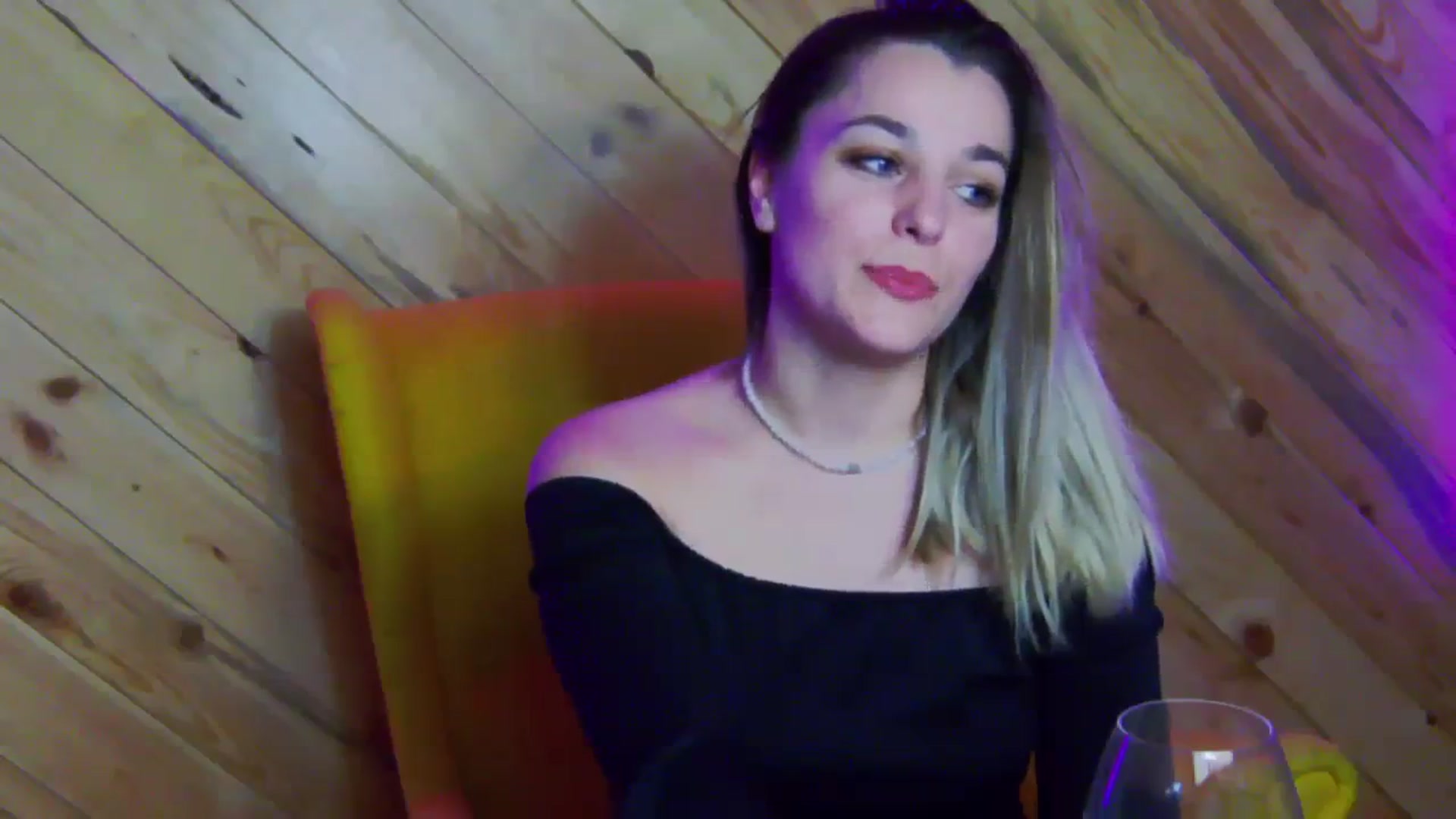 Gallery image thumbnail from Leyla_T's myfreecams stream on, 02/09/2024, 01:32 image 15 of 20