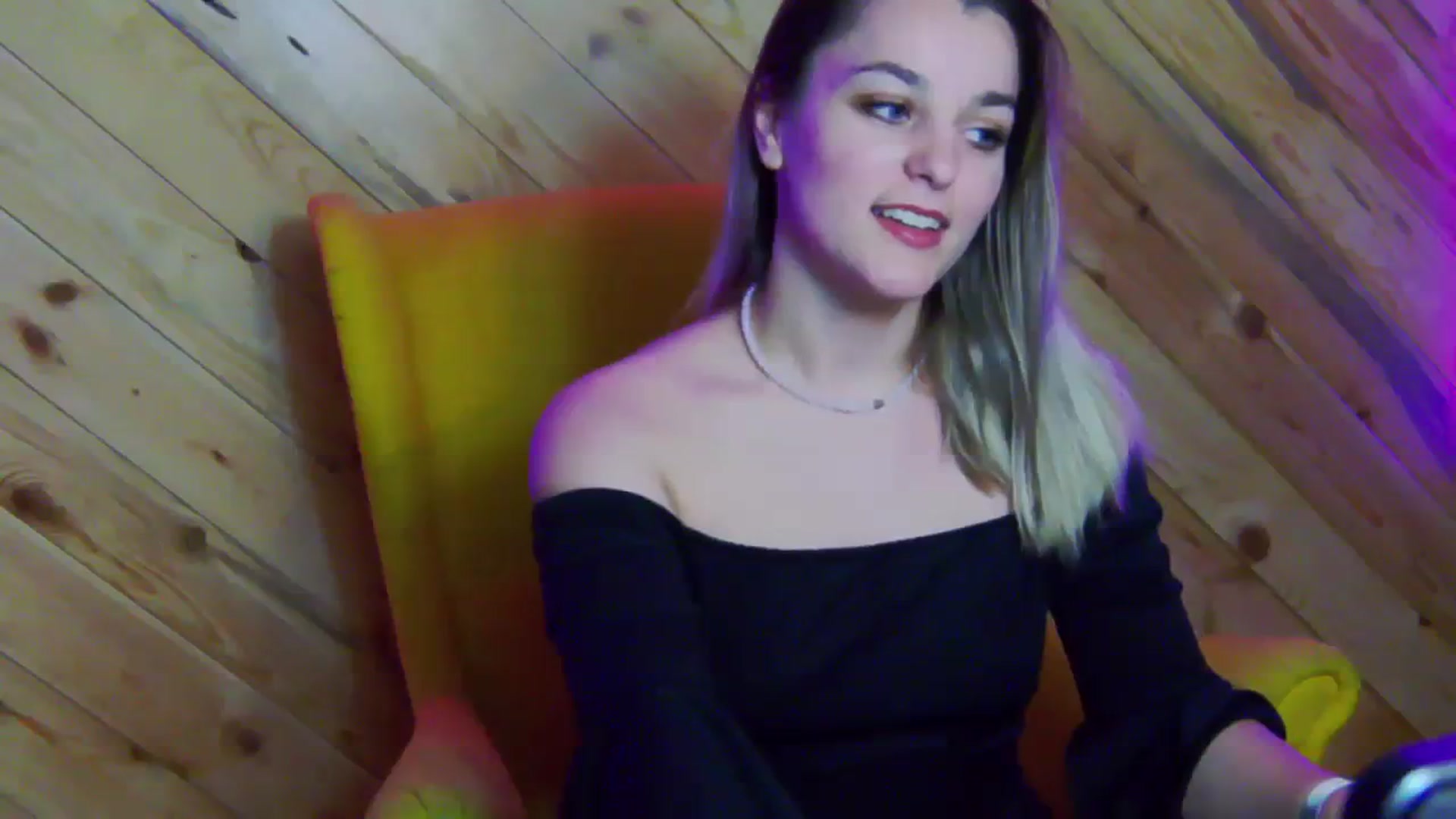 Gallery image thumbnail from Leyla_T's myfreecams stream on, 02/09/2024, 02:19 image 13 of 20