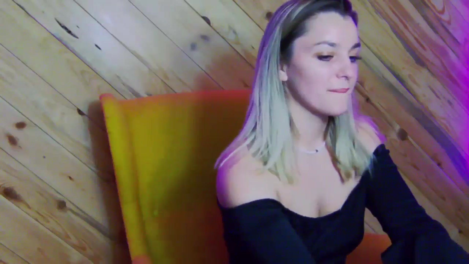 Gallery image thumbnail from Leyla_T's myfreecams stream on, 02/09/2024, 02:19 image 7 of 20