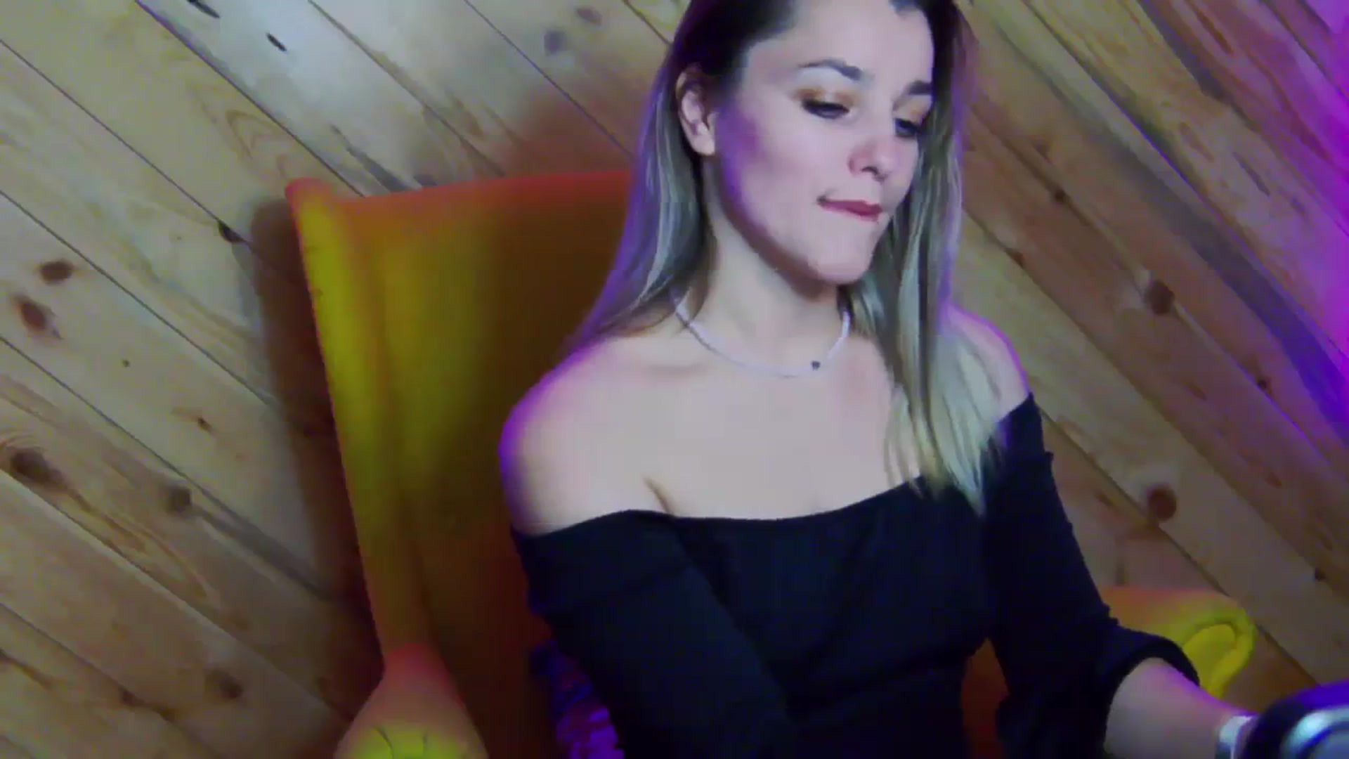 Gallery image thumbnail from Leyla_T's myfreecams stream on, 02/09/2024, 02:19 image 14 of 20