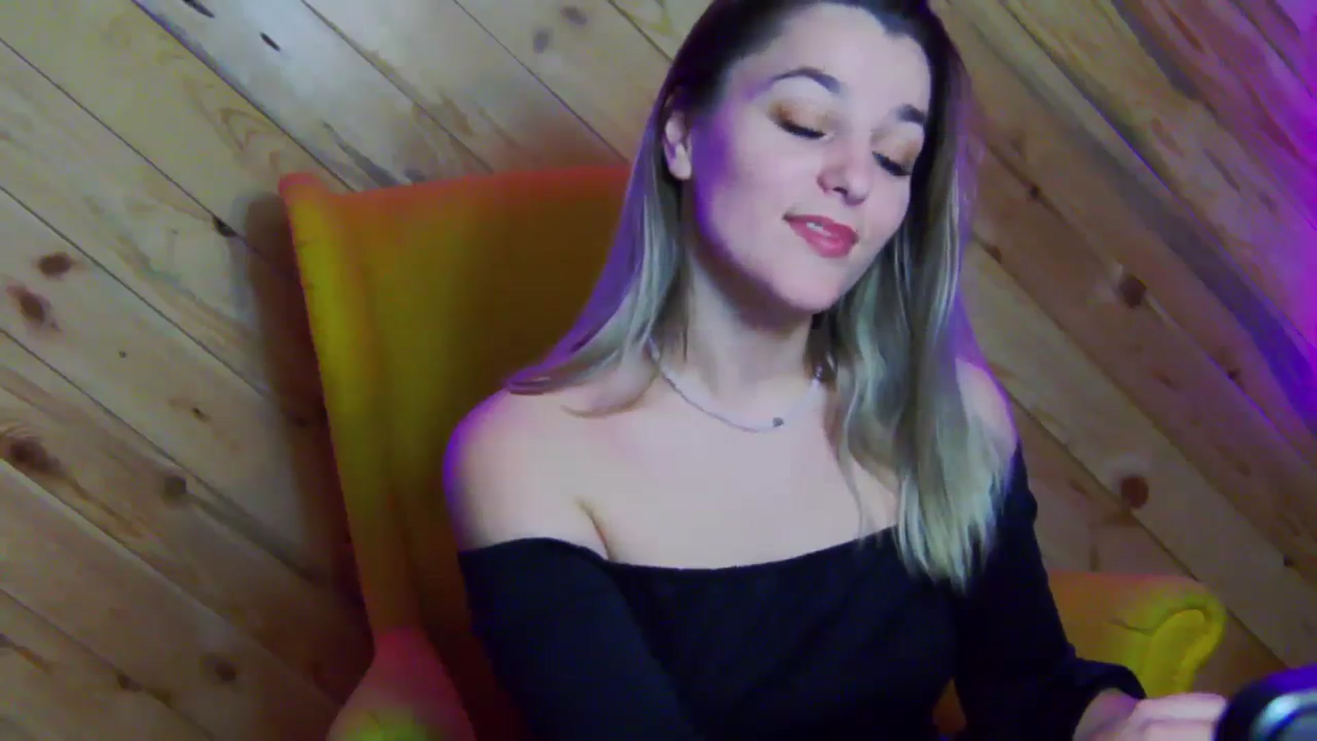 Gallery image thumbnail from Leyla_T's myfreecams stream on, 02/09/2024, 02:19 image 17 of 20