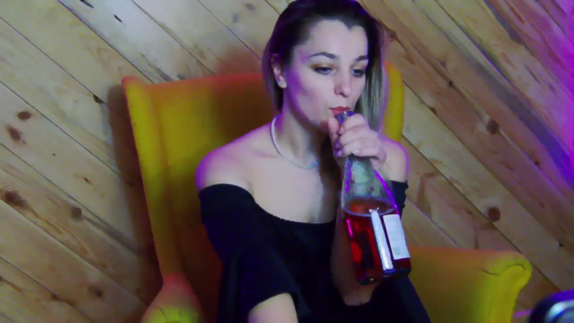 Gallery image thumbnail from Leyla_T's myfreecams stream on, 02/09/2024, 02:19 image 10 of 20