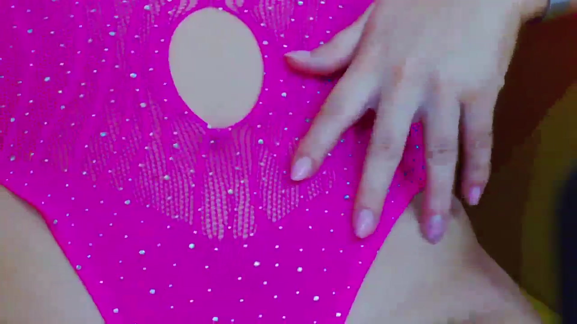 Gallery image thumbnail from Leyla_T's myfreecams stream on, 02/14/2024, 24:39 image 3 of 20