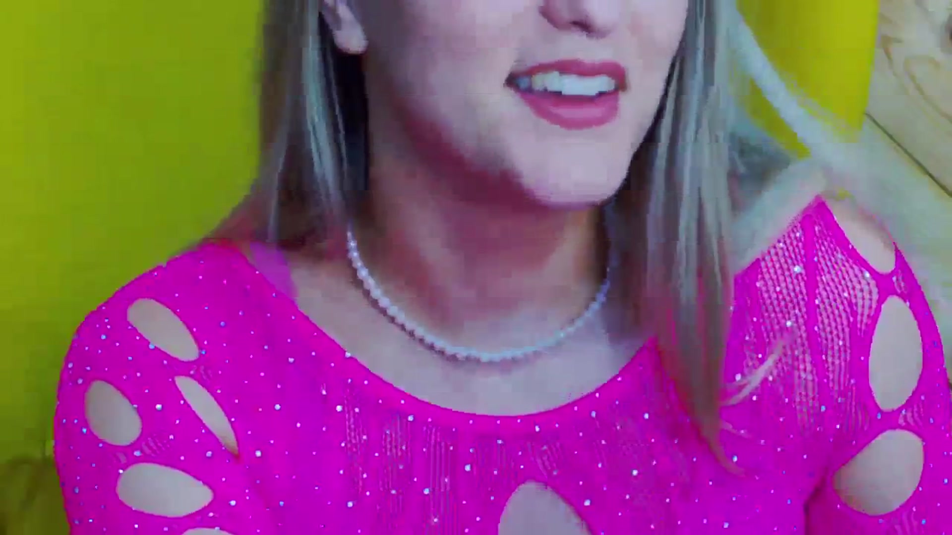 Gallery image thumbnail from Leyla_T's myfreecams stream on, 02/14/2024, 24:39 image 15 of 20
