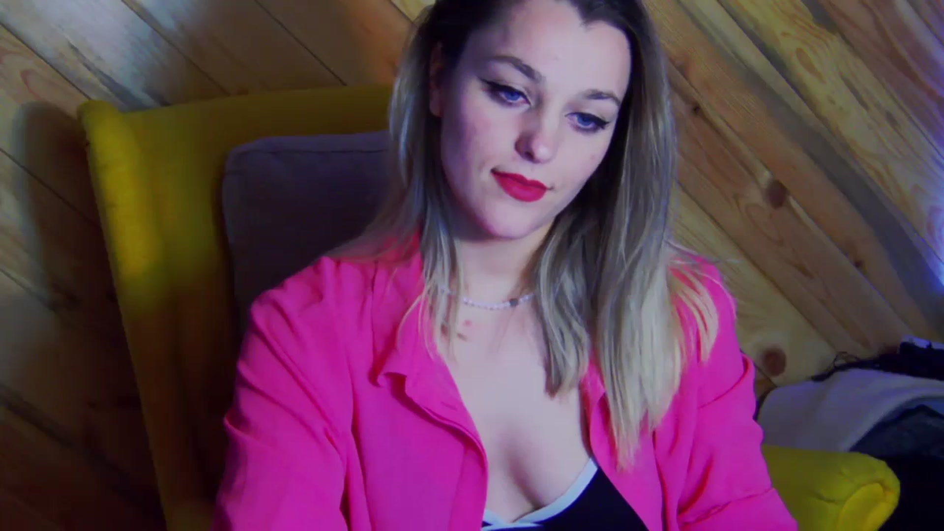 Gallery image thumbnail from Leyla_T's myfreecams stream on, 02/18/2024, 02:05 image 7 of 20