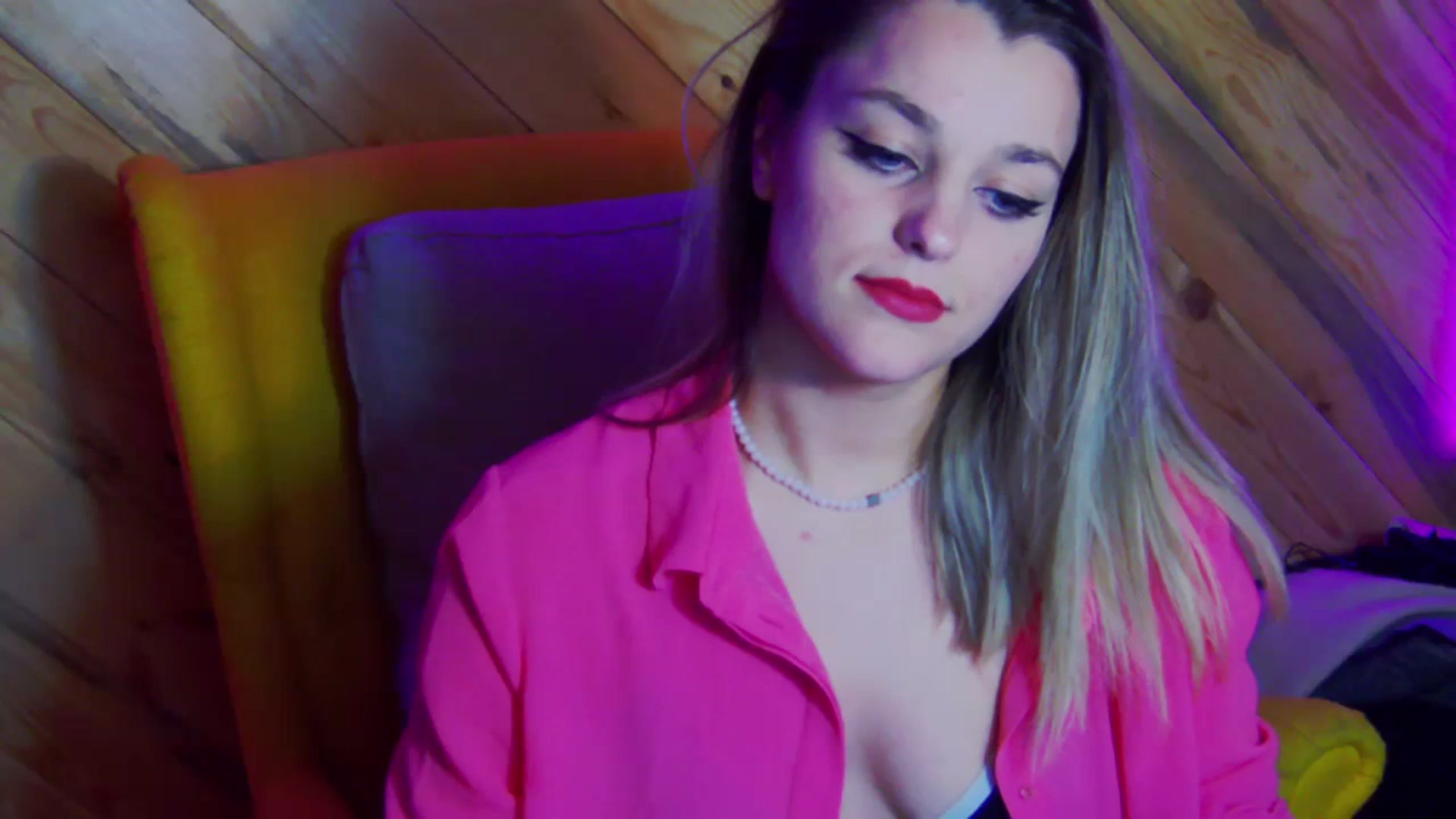 Gallery image thumbnail from Leyla_T's myfreecams stream on, 02/18/2024, 02:05 image 3 of 20