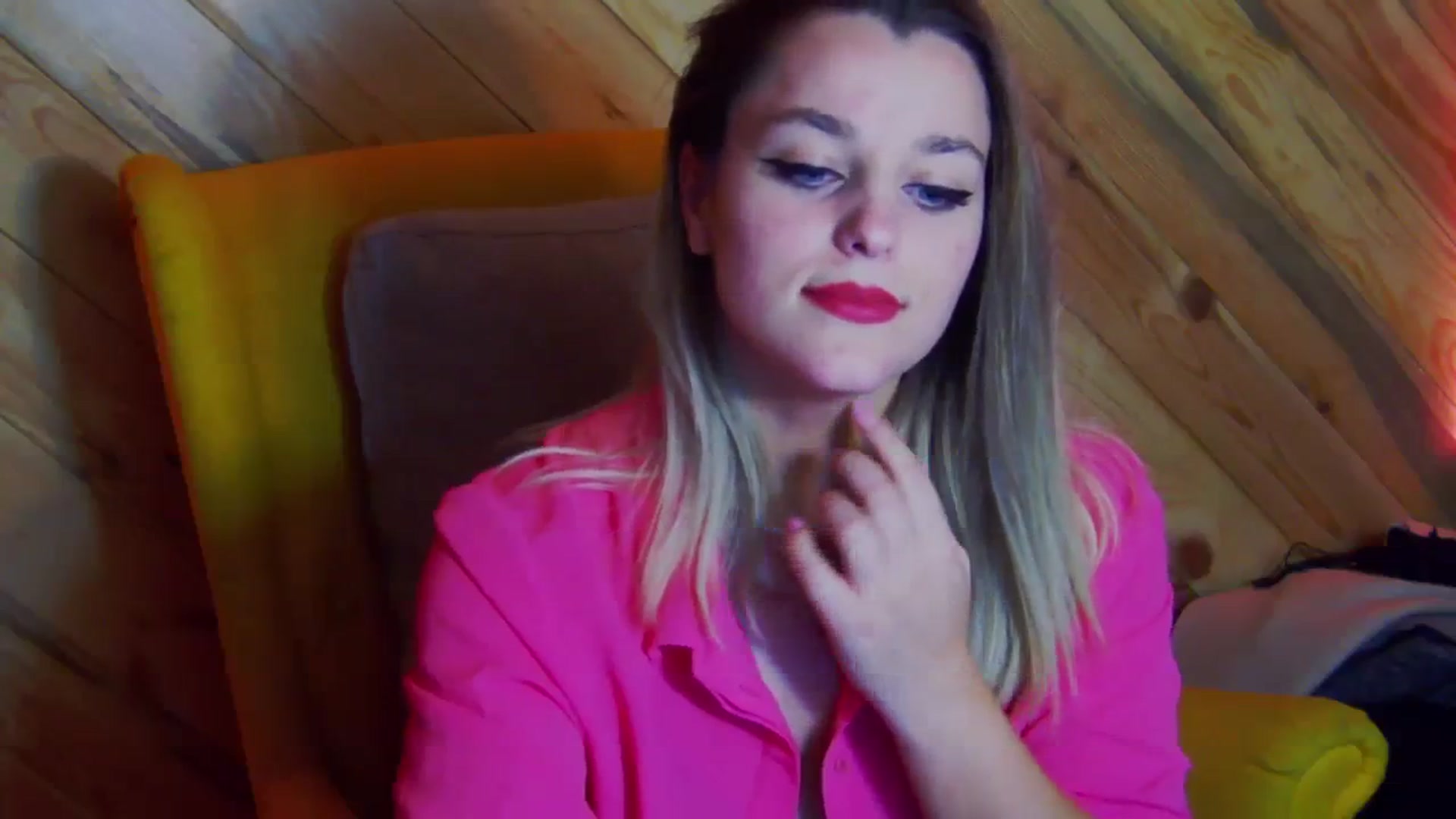 Gallery image thumbnail from Leyla_T's myfreecams stream on, 02/18/2024, 02:05 image 8 of 20