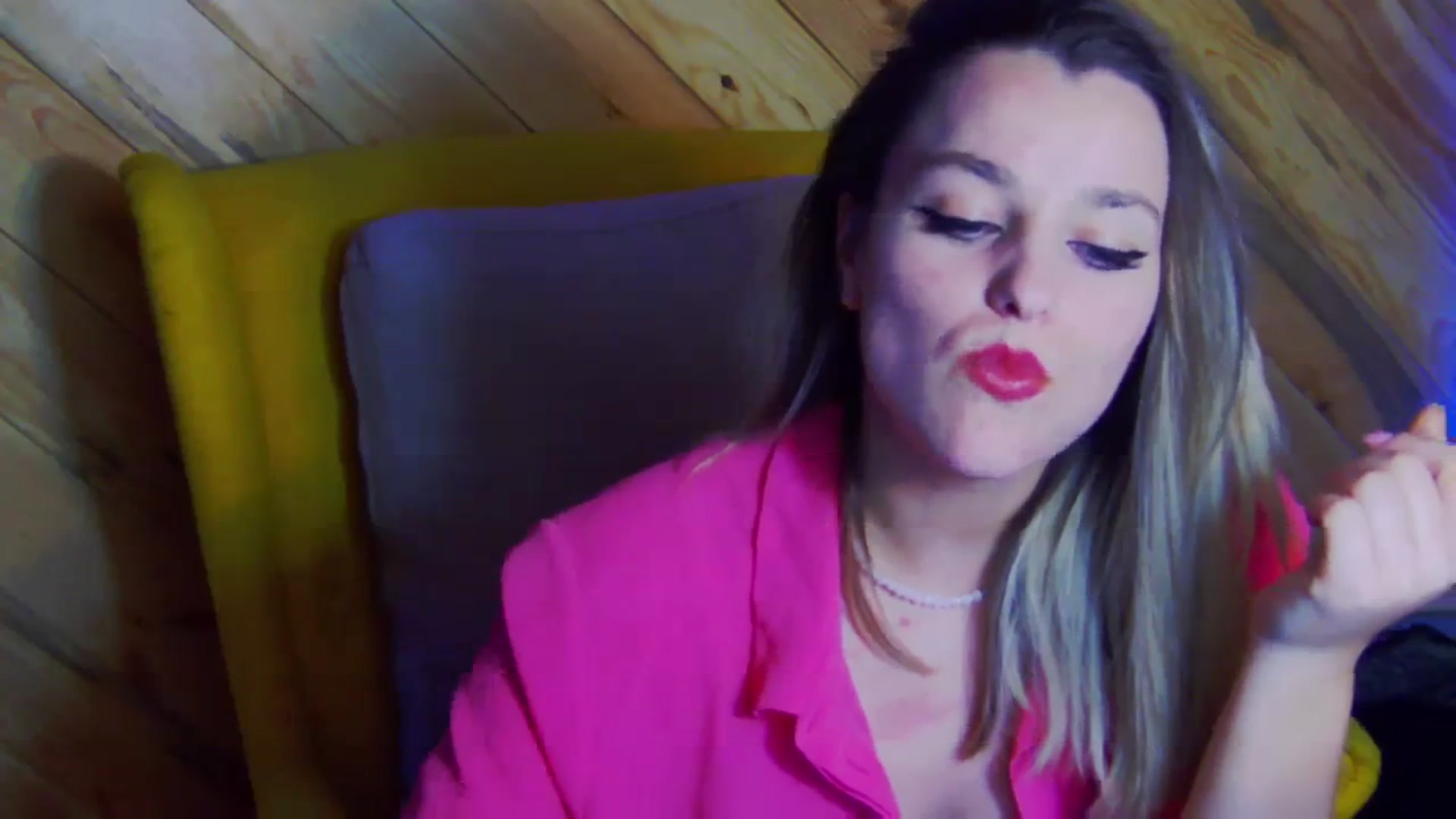 Gallery image thumbnail from Leyla_T's myfreecams stream on, 02/18/2024, 02:05 image 16 of 20