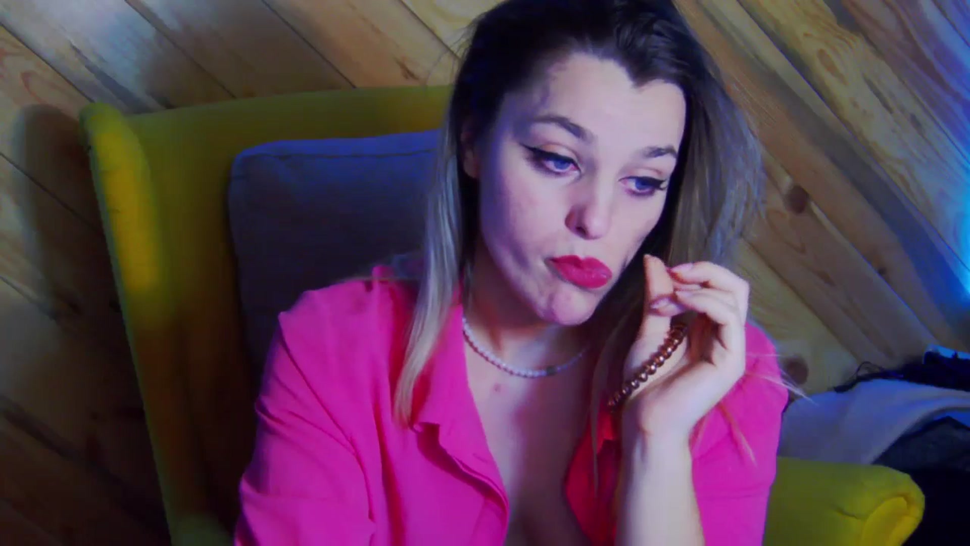 Gallery image thumbnail from Leyla_T's myfreecams stream on, 02/18/2024, 02:05 image 5 of 20