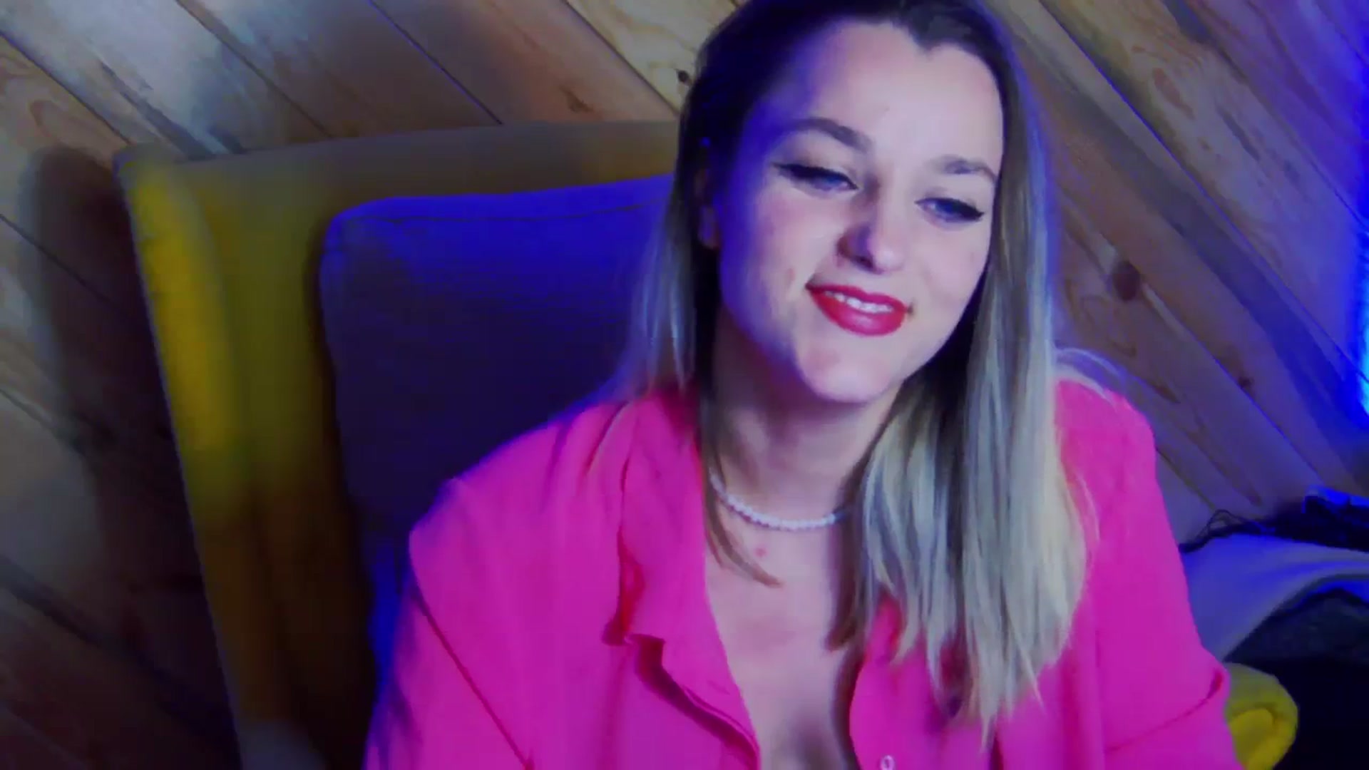 Gallery image thumbnail from Leyla_T's myfreecams stream on, 02/18/2024, 02:05 image 15 of 20