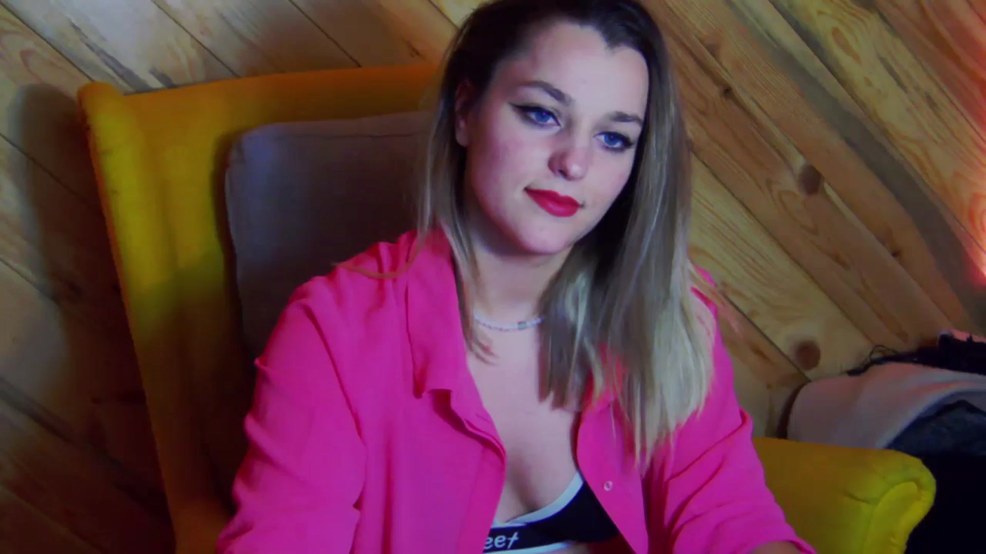 Gallery image thumbnail from Leyla_T's myfreecams stream on, 02/18/2024, 02:05 image 1 of 20