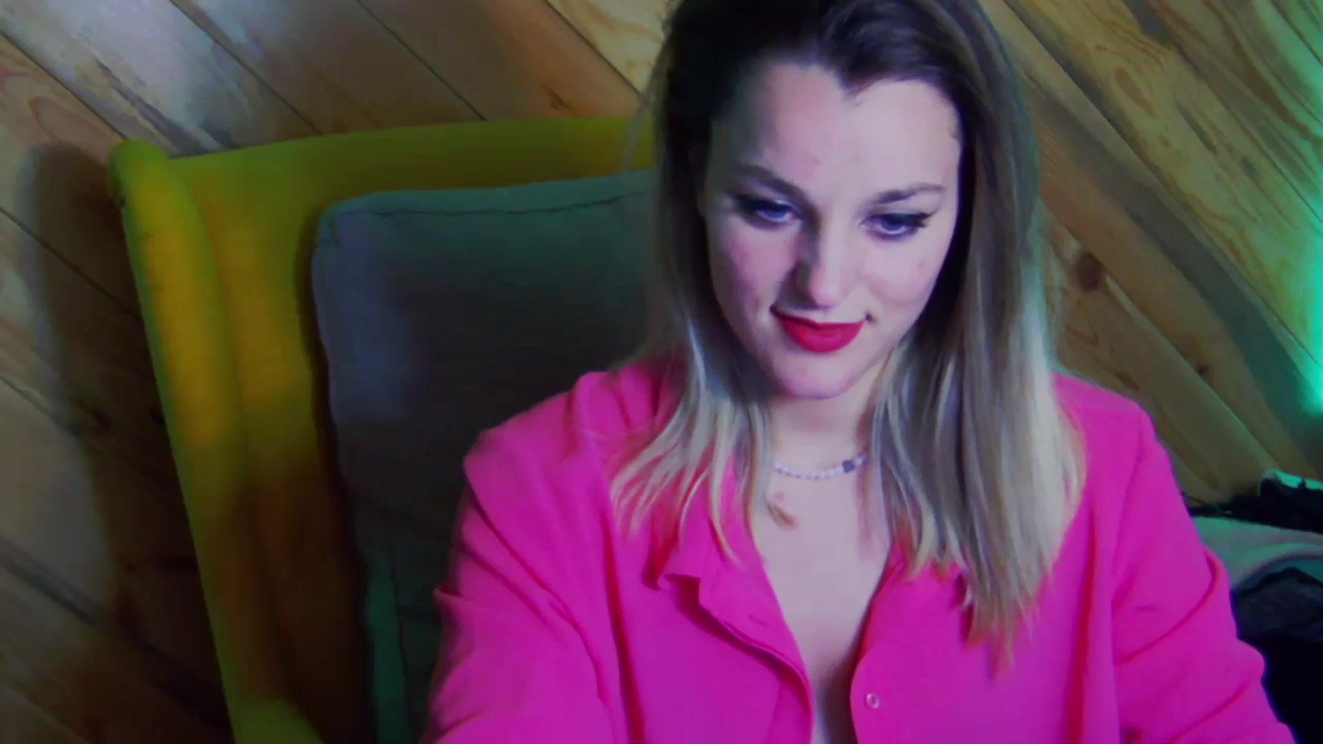 Gallery image thumbnail from Leyla_T's myfreecams stream on, 02/18/2024, 02:05 image 10 of 20