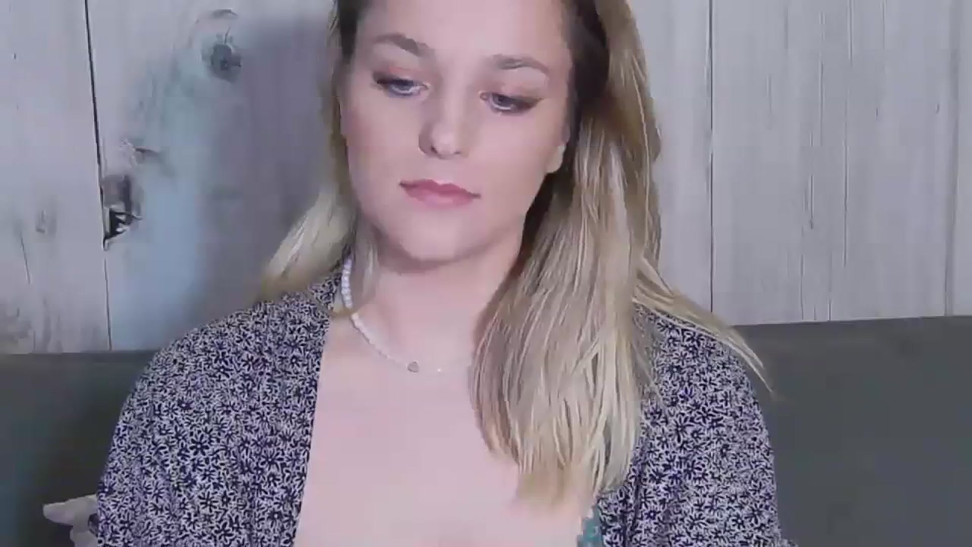 Gallery image thumbnail from Leyla_T's myfreecams stream on, 02/20/2024, 02:56 image 11 of 20