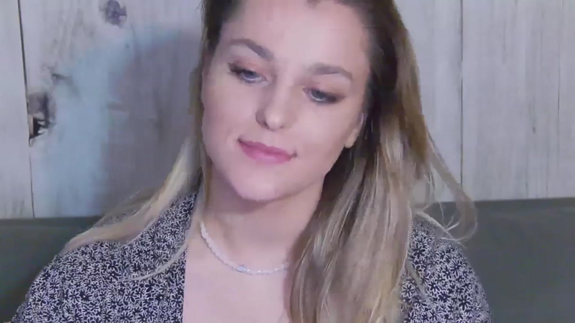 Gallery image thumbnail from Leyla_T's myfreecams stream on, 02/20/2024, 02:56 image 12 of 20