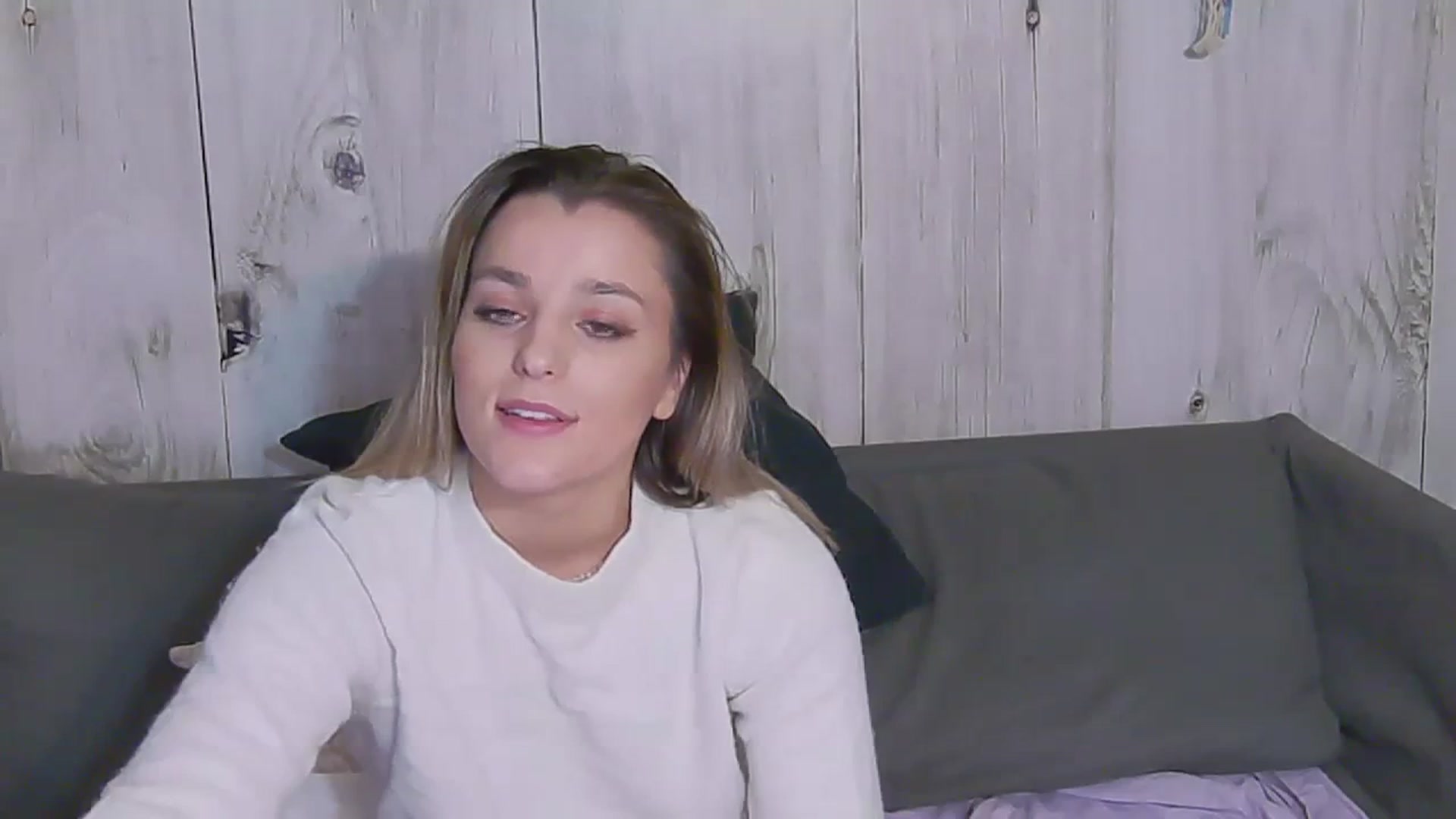 Gallery image thumbnail from Leyla_T's myfreecams stream on, 02/20/2024, 02:56 image 19 of 20