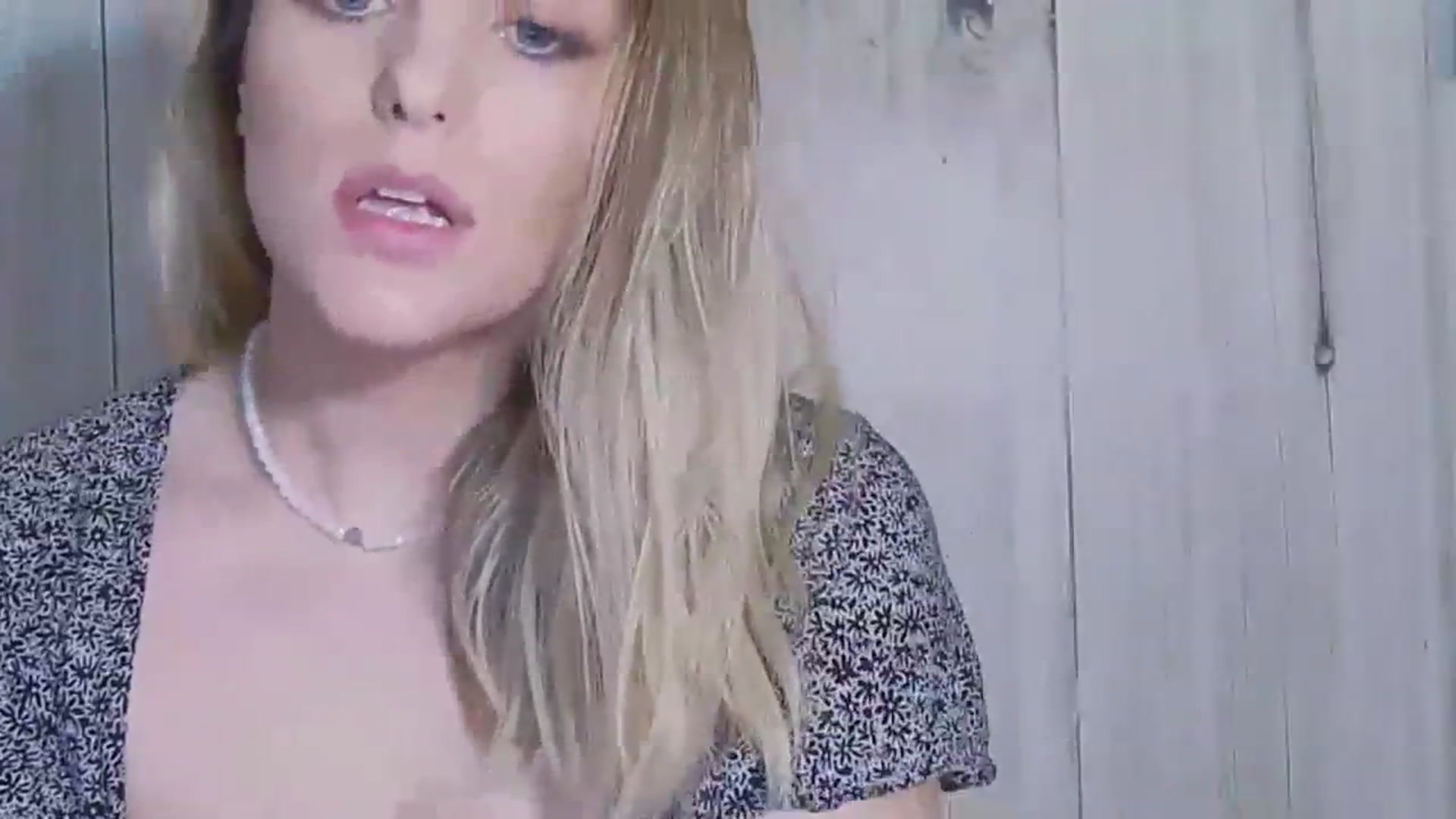 Gallery image thumbnail from Leyla_T's myfreecams stream on, 02/20/2024, 02:56 image 8 of 20