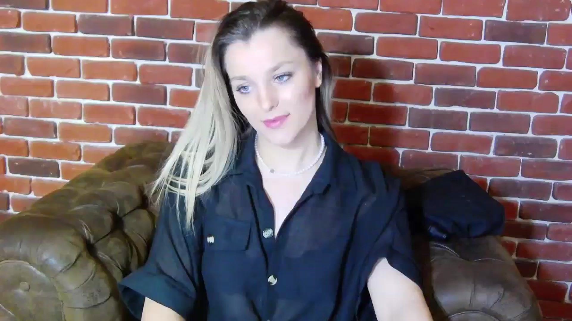 Gallery image thumbnail from Leyla_T's myfreecams stream on, 02/22/2024, 02:49 image 7 of 20