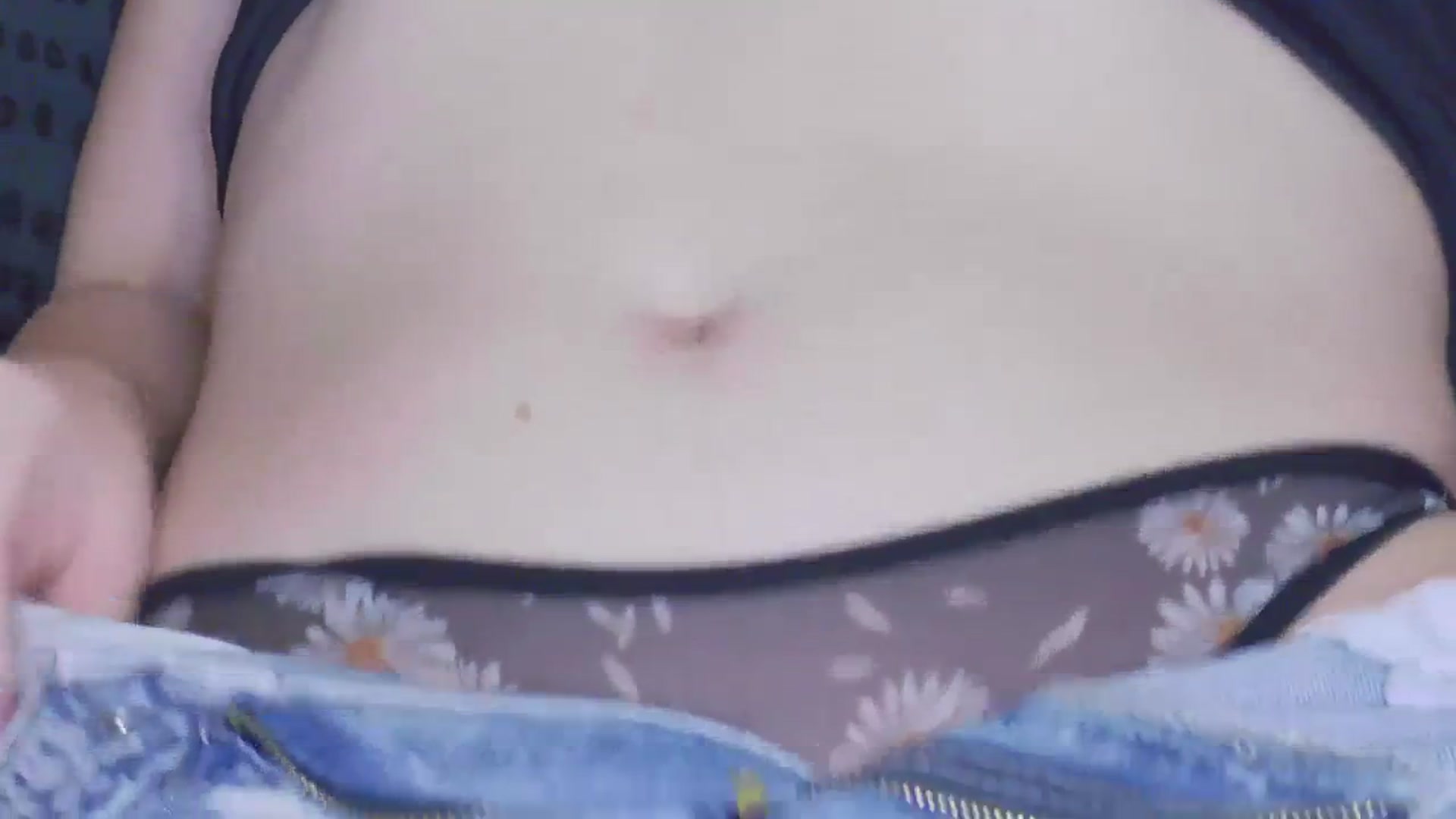 Gallery image thumbnail from Leyla_T's myfreecams stream on, 02/29/2024, 24:34 image 11 of 20