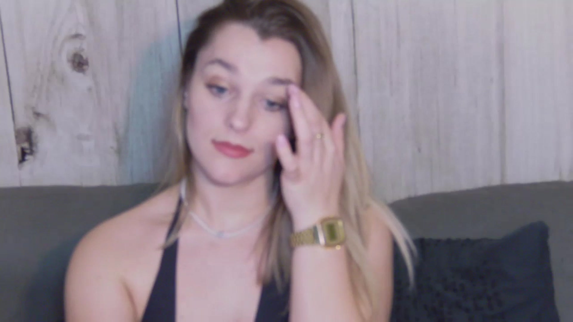 Gallery image thumbnail from Leyla_T's myfreecams stream on, 02/29/2024, 24:34 image 18 of 20