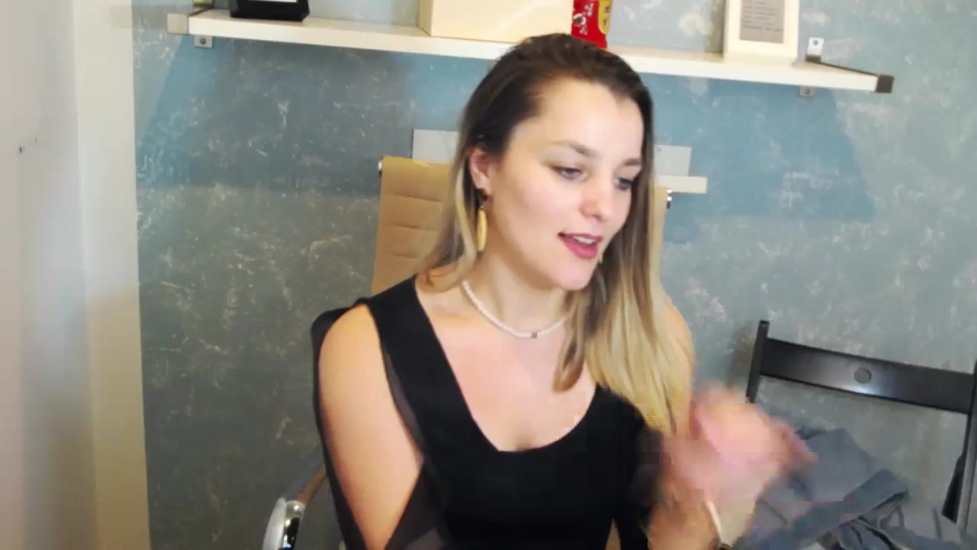 Gallery image thumbnail from Leyla_T's myfreecams stream on, 03/01/2024, 01:05 image 20 of 20