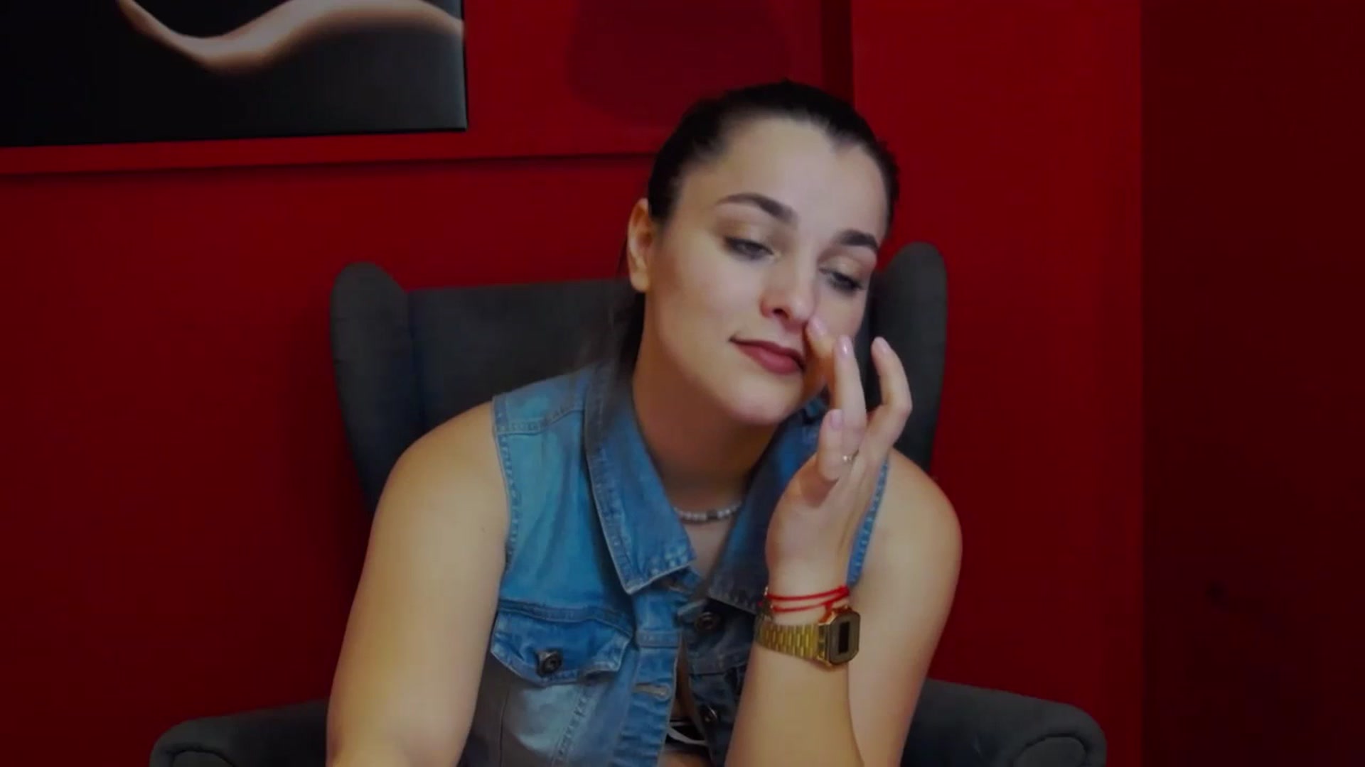Gallery image thumbnail from Leyla_T's myfreecams stream on, 03/04/2024, 24:47 image 18 of 20
