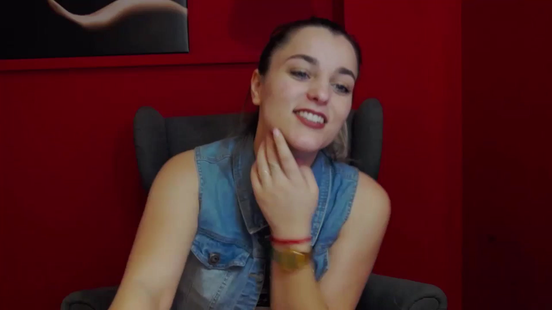 Gallery image thumbnail from Leyla_T's myfreecams stream on, 03/04/2024, 24:47 image 17 of 20
