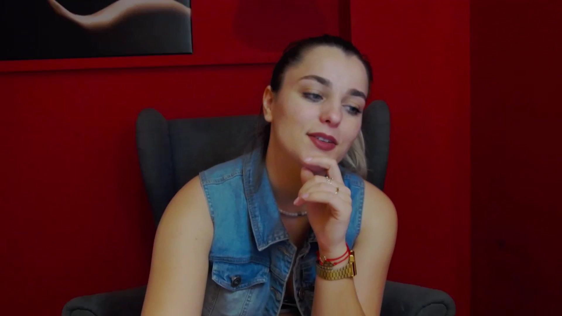Gallery image thumbnail from Leyla_T's myfreecams stream on, 03/04/2024, 24:47 image 20 of 20