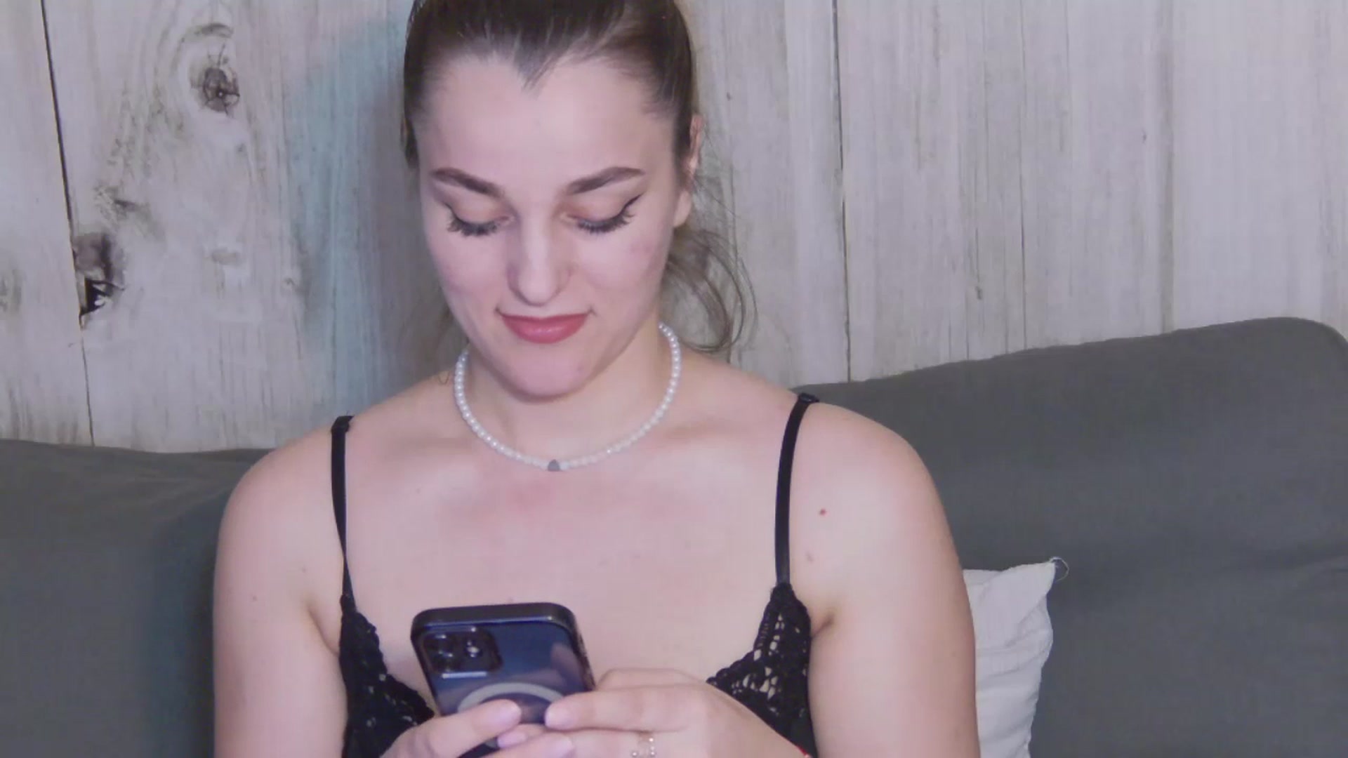 Gallery image thumbnail from Leyla_T's myfreecams stream on, 03/05/2024, 01:02 image 5 of 20