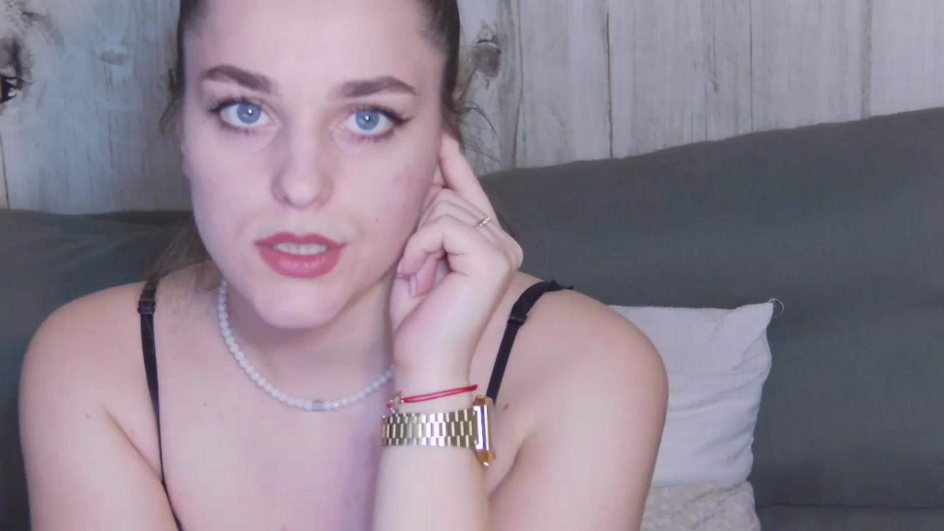 Gallery image thumbnail from Leyla_T's myfreecams stream on, 03/05/2024, 01:02 image 1 of 20