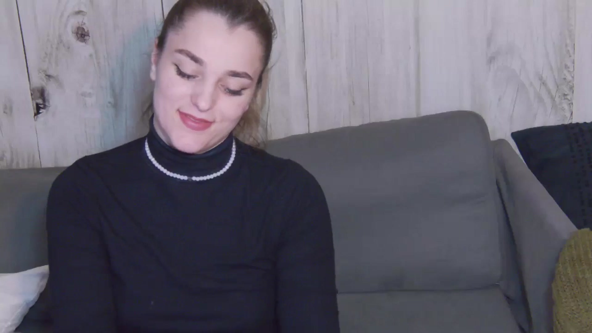 Gallery image thumbnail from Leyla_T's myfreecams stream on, 03/05/2024, 01:35 image 17 of 20
