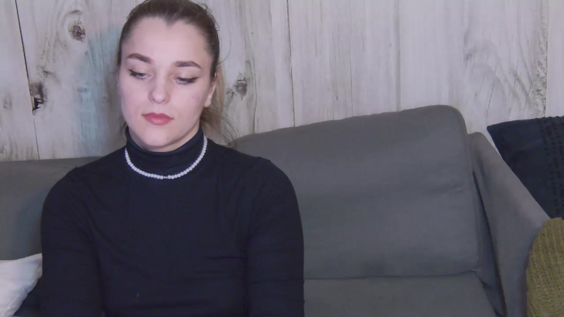 Gallery image thumbnail from Leyla_T's myfreecams stream on, 03/05/2024, 01:35 image 18 of 20