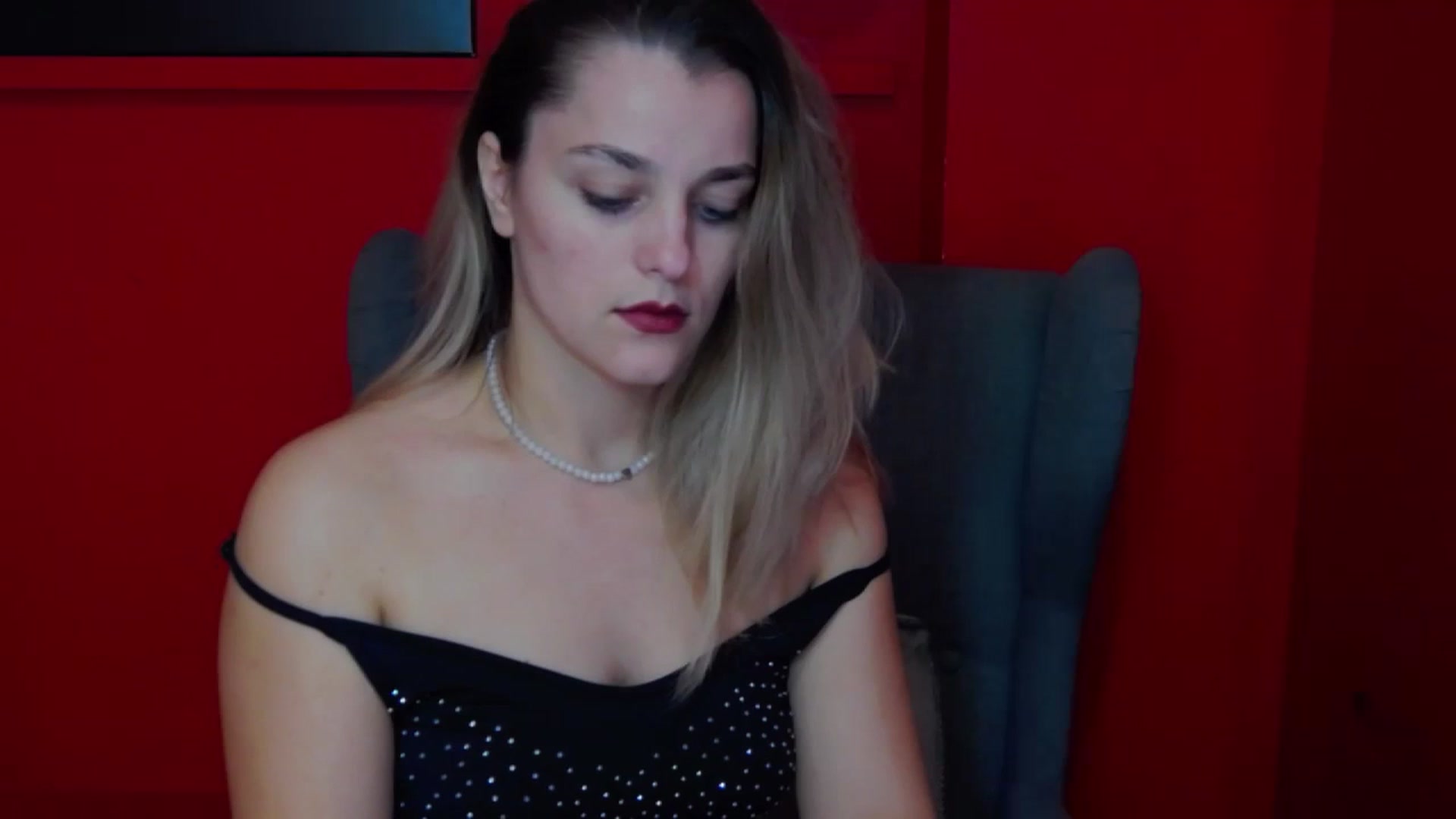 Gallery image thumbnail from Leyla_T's myfreecams stream on, 03/13/2024, 23:45 image 1 of 20