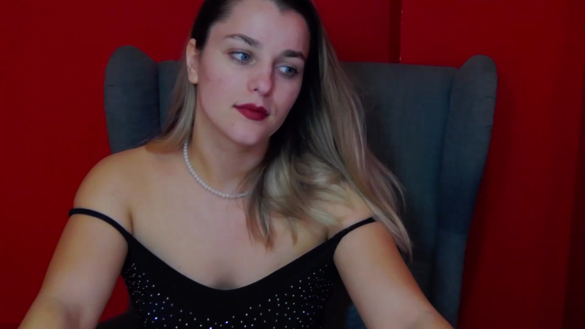 Gallery image thumbnail from Leyla_T's myfreecams stream on, 03/13/2024, 23:45 image 10 of 20