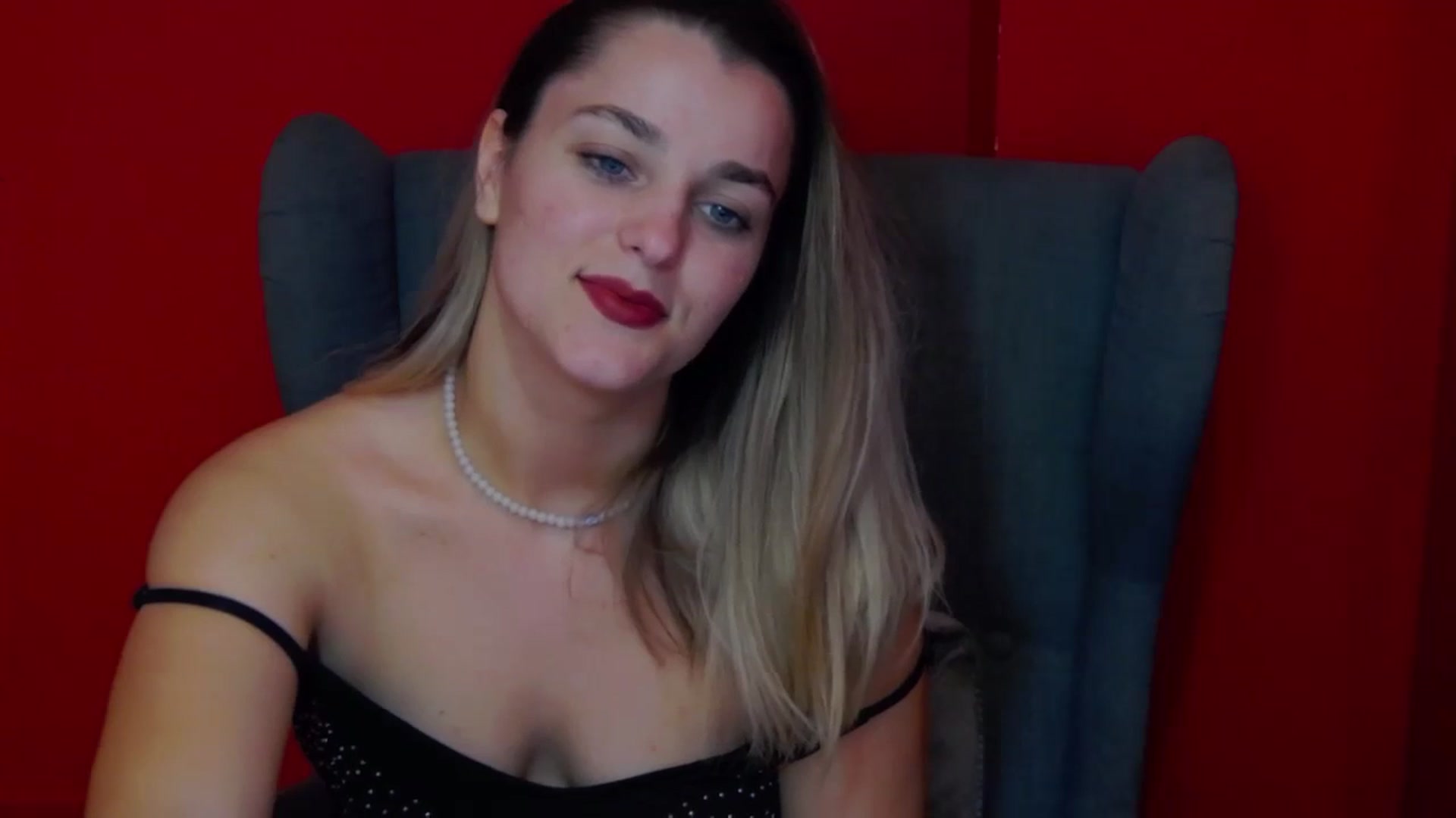 Gallery image thumbnail from Leyla_T's myfreecams stream on, 03/13/2024, 23:45 image 9 of 20