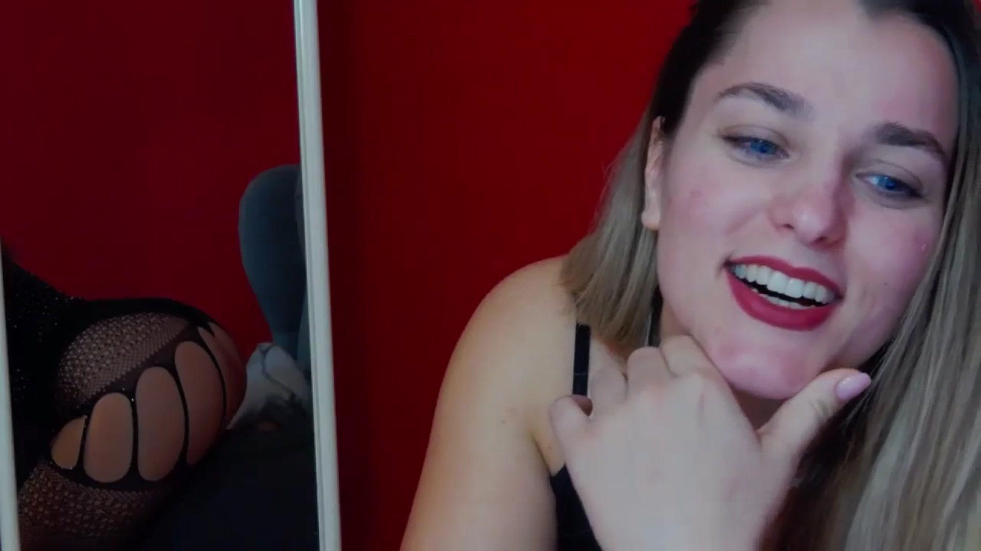 Gallery image thumbnail from Leyla_T's myfreecams stream on, 03/14/2024, 24:44 image 15 of 20