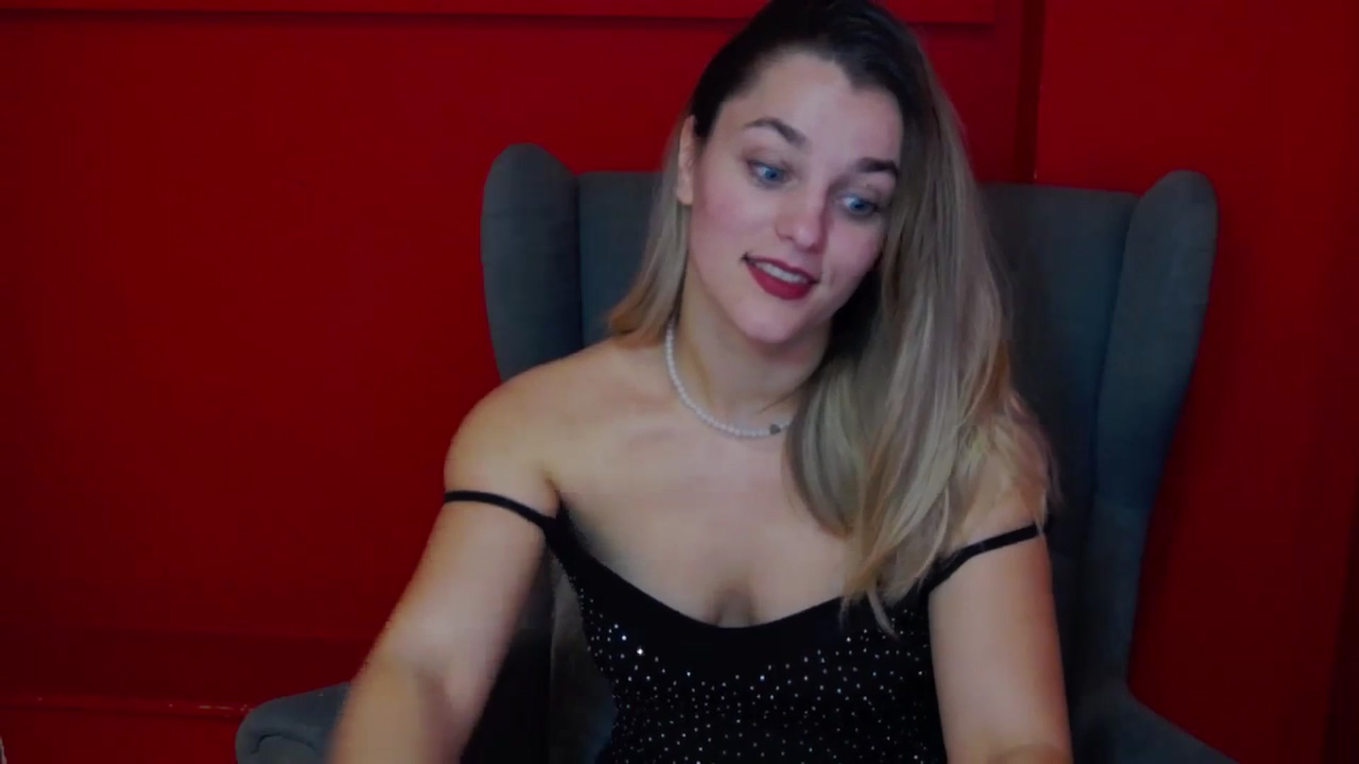 Gallery image thumbnail from Leyla_T's myfreecams stream on, 03/14/2024, 24:44 image 18 of 20