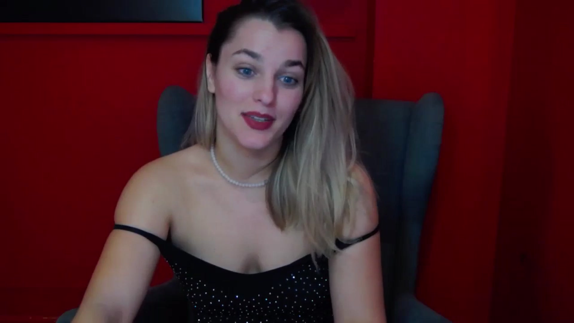 Gallery image thumbnail from Leyla_T's myfreecams stream on, 03/14/2024, 24:44 image 7 of 20