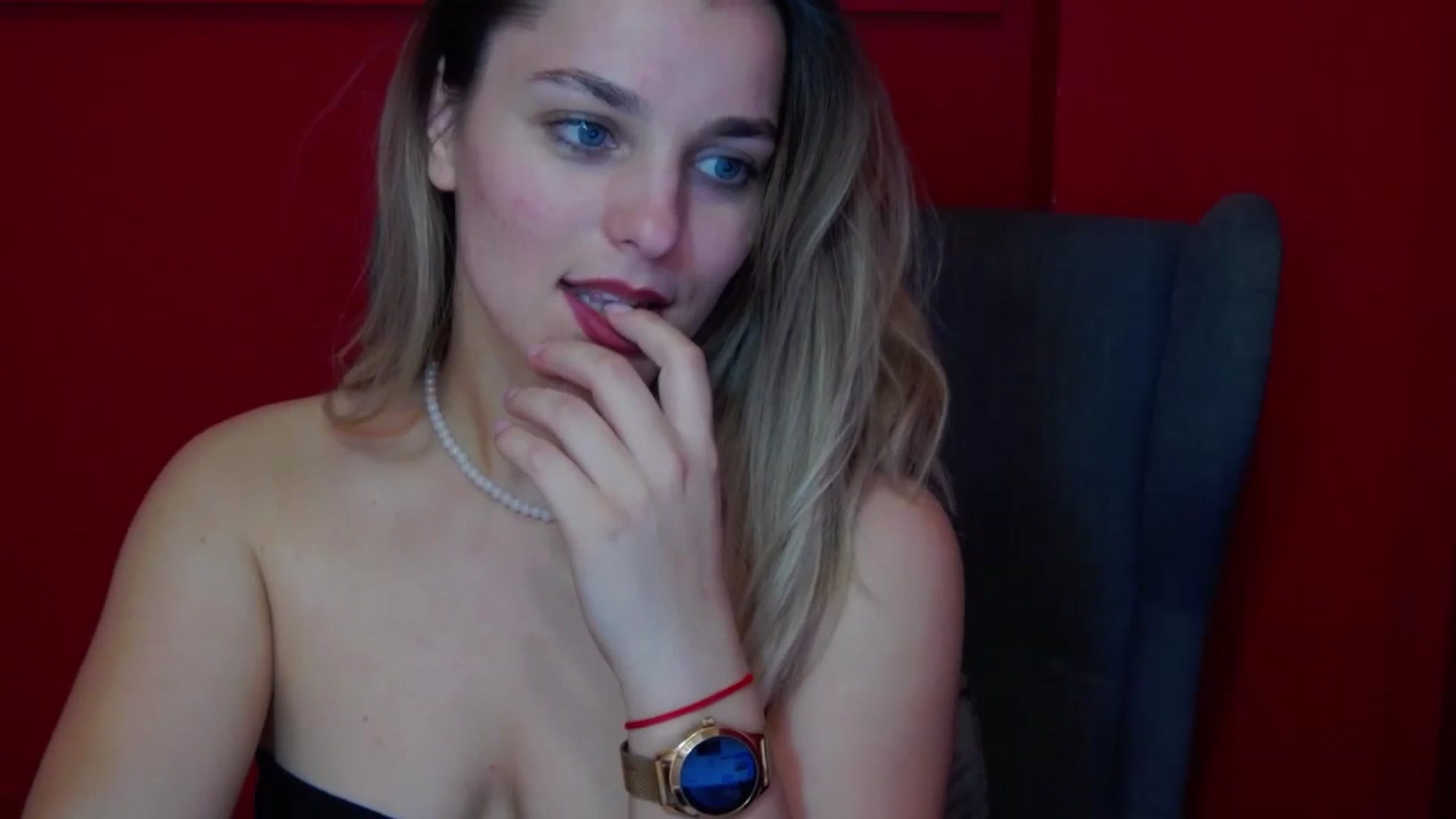 Gallery image thumbnail from Leyla_T's myfreecams stream on, 03/14/2024, 01:53 image 15 of 20