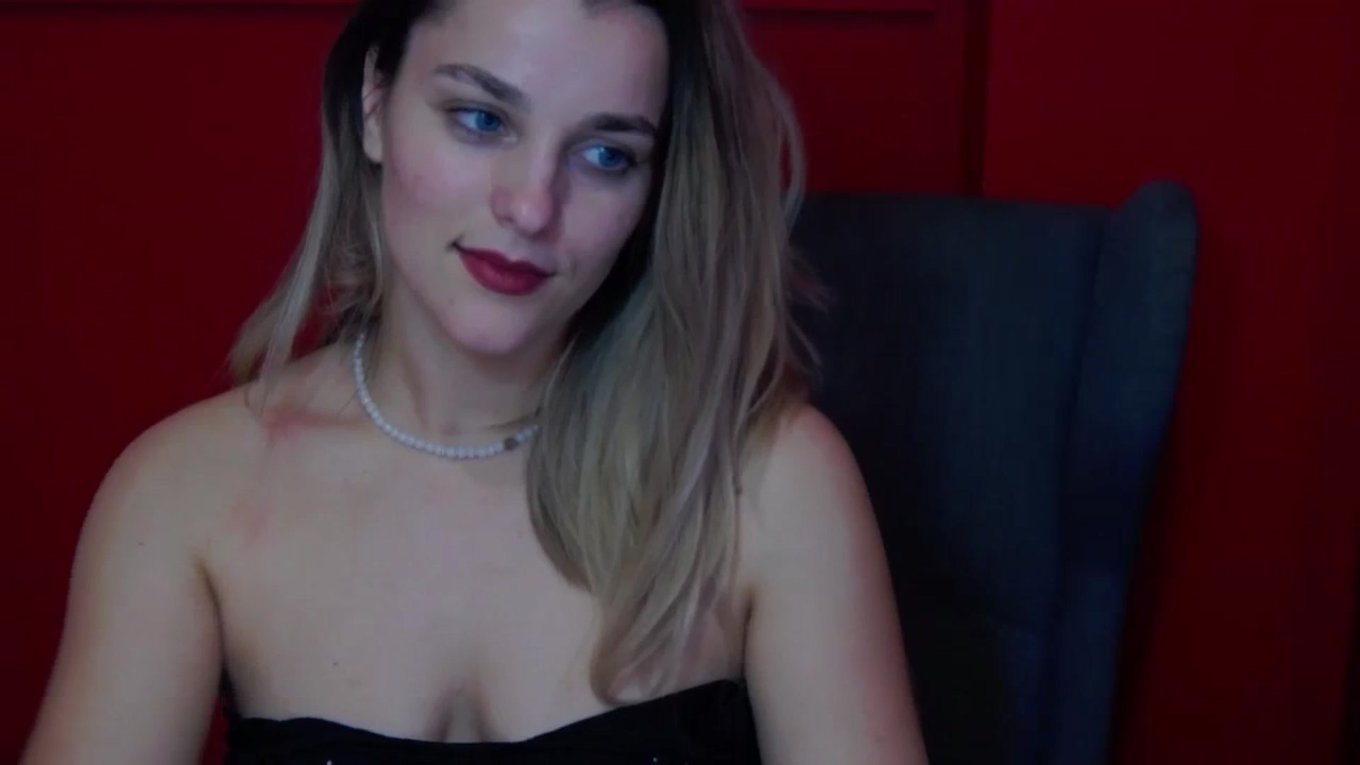 Gallery image thumbnail from Leyla_T's myfreecams stream on, 03/14/2024, 01:53 image 18 of 20
