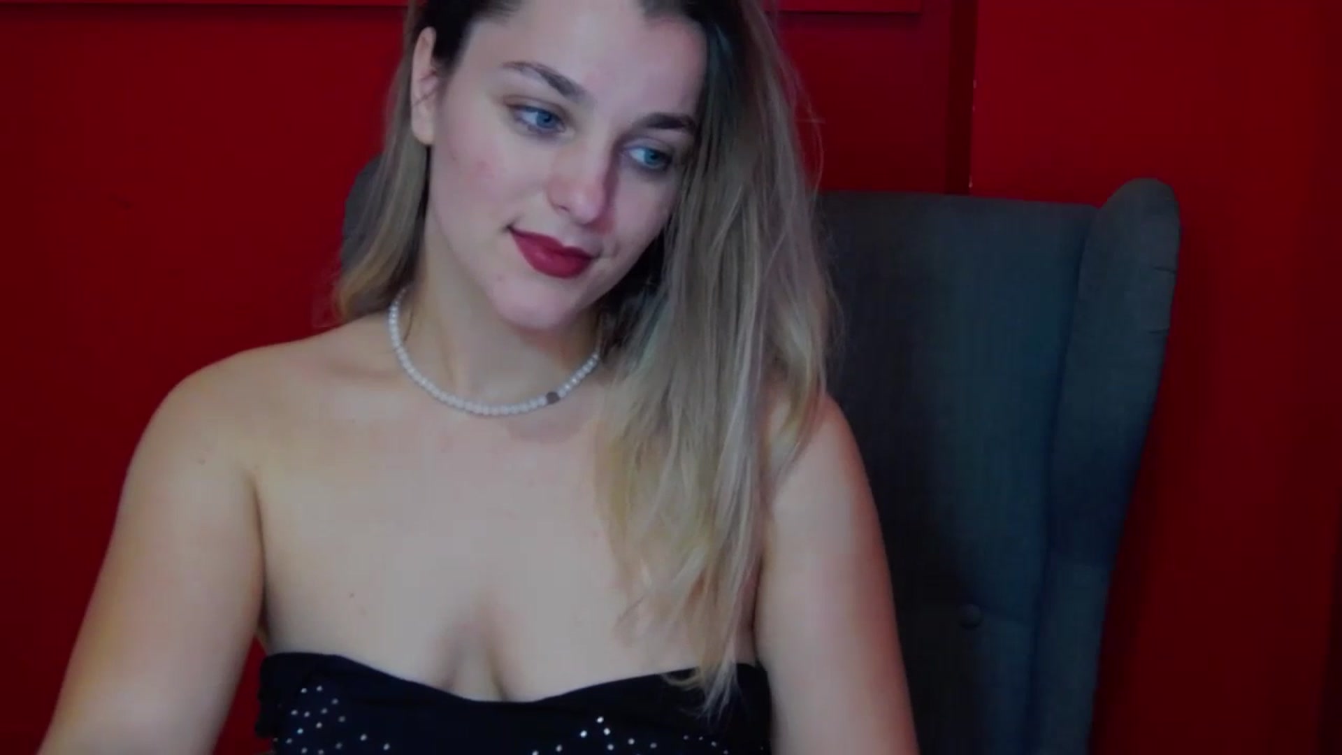 Gallery image thumbnail from Leyla_T's myfreecams stream on, 03/14/2024, 01:53 image 9 of 20