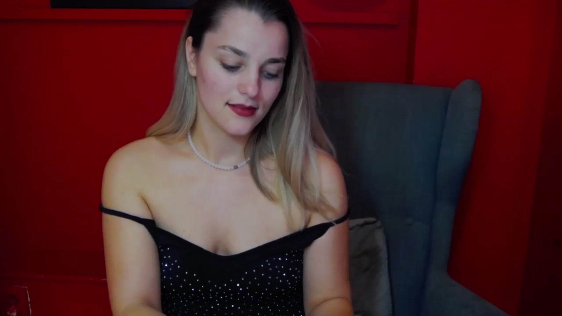Gallery image thumbnail from Leyla_T's myfreecams stream on, 03/14/2024, 01:53 image 5 of 20