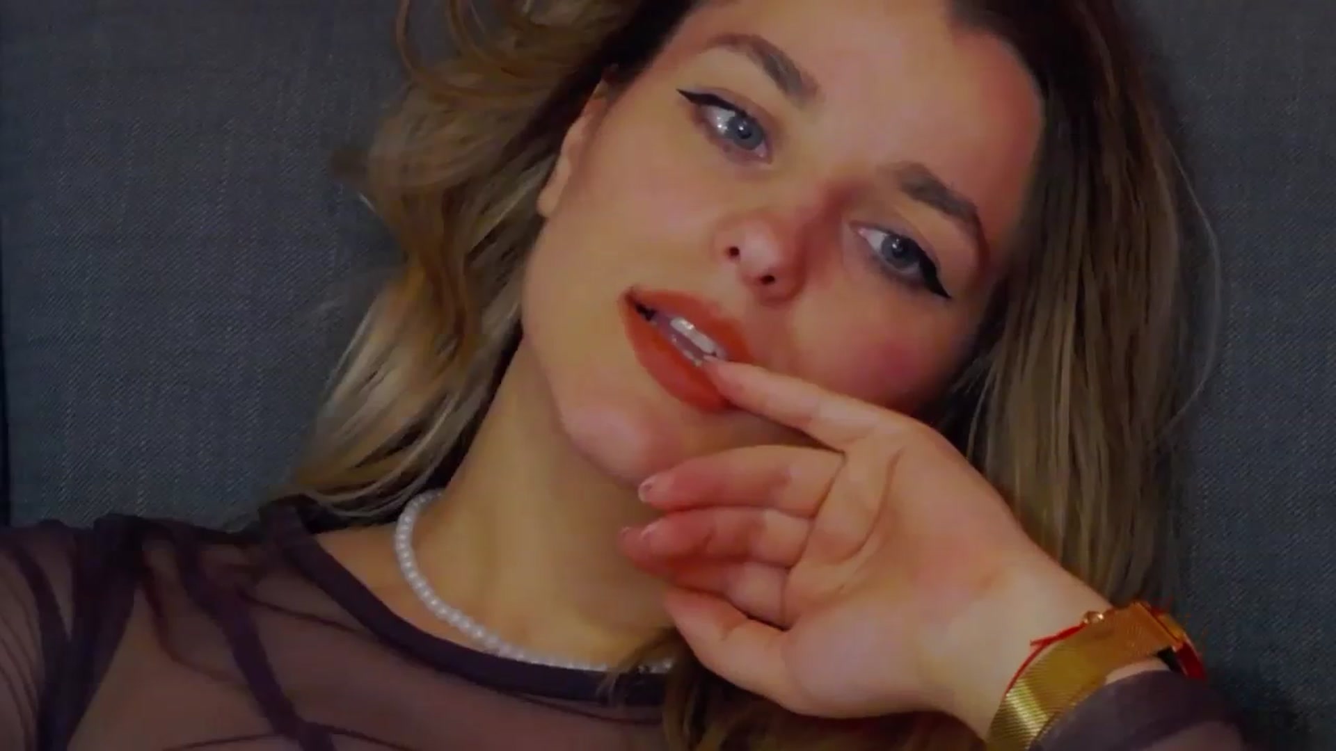 Gallery image thumbnail from Leyla_T's myfreecams stream on, 03/15/2024, 01:35 image 6 of 20