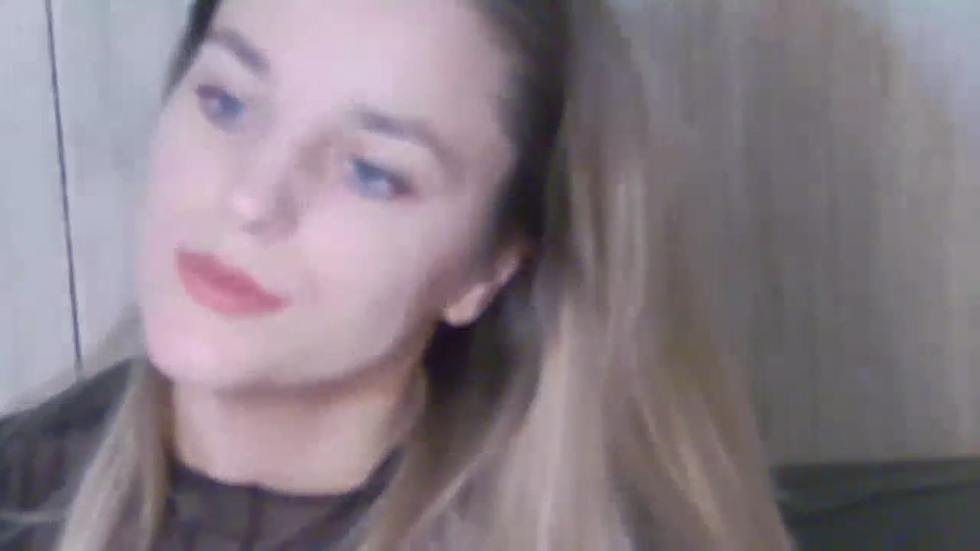 Gallery image thumbnail from Leyla_T's myfreecams stream on, 03/16/2024, 24:12 image 17 of 20