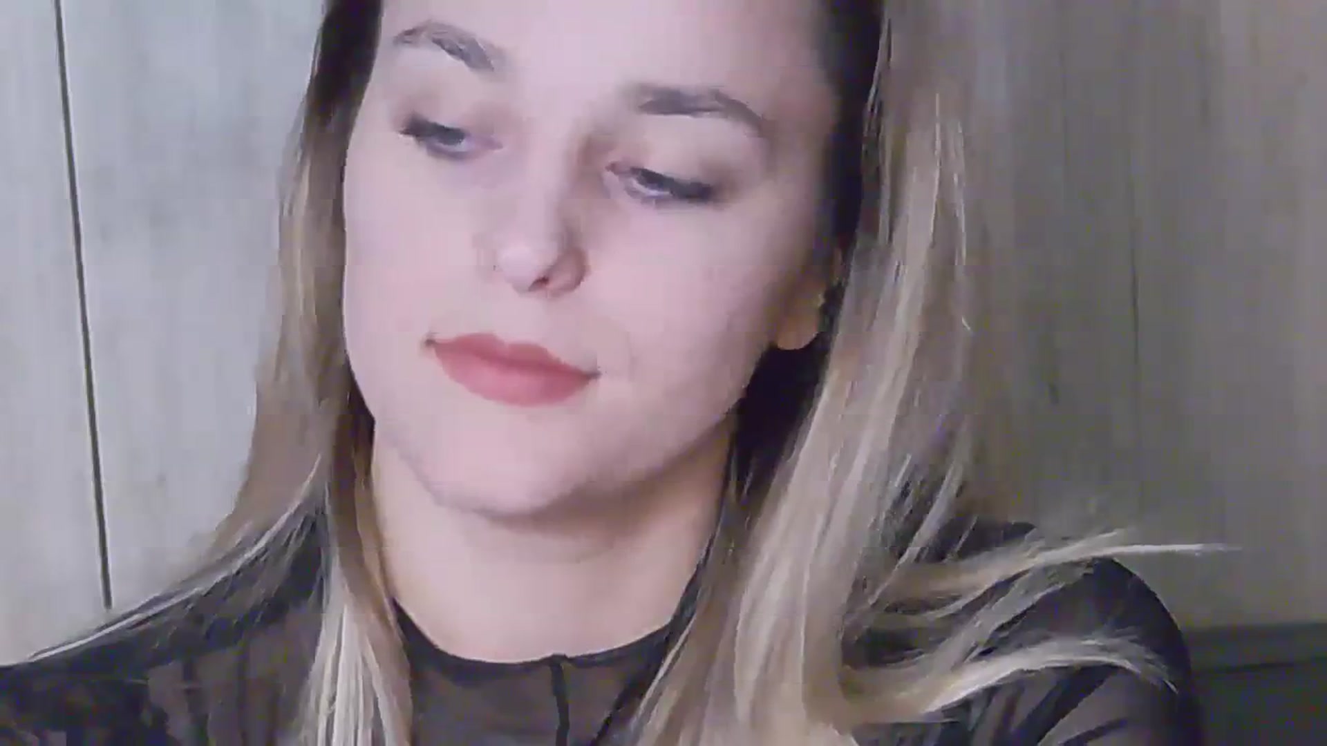 Gallery image thumbnail from Leyla_T's myfreecams stream on, 03/16/2024, 24:12 image 18 of 20