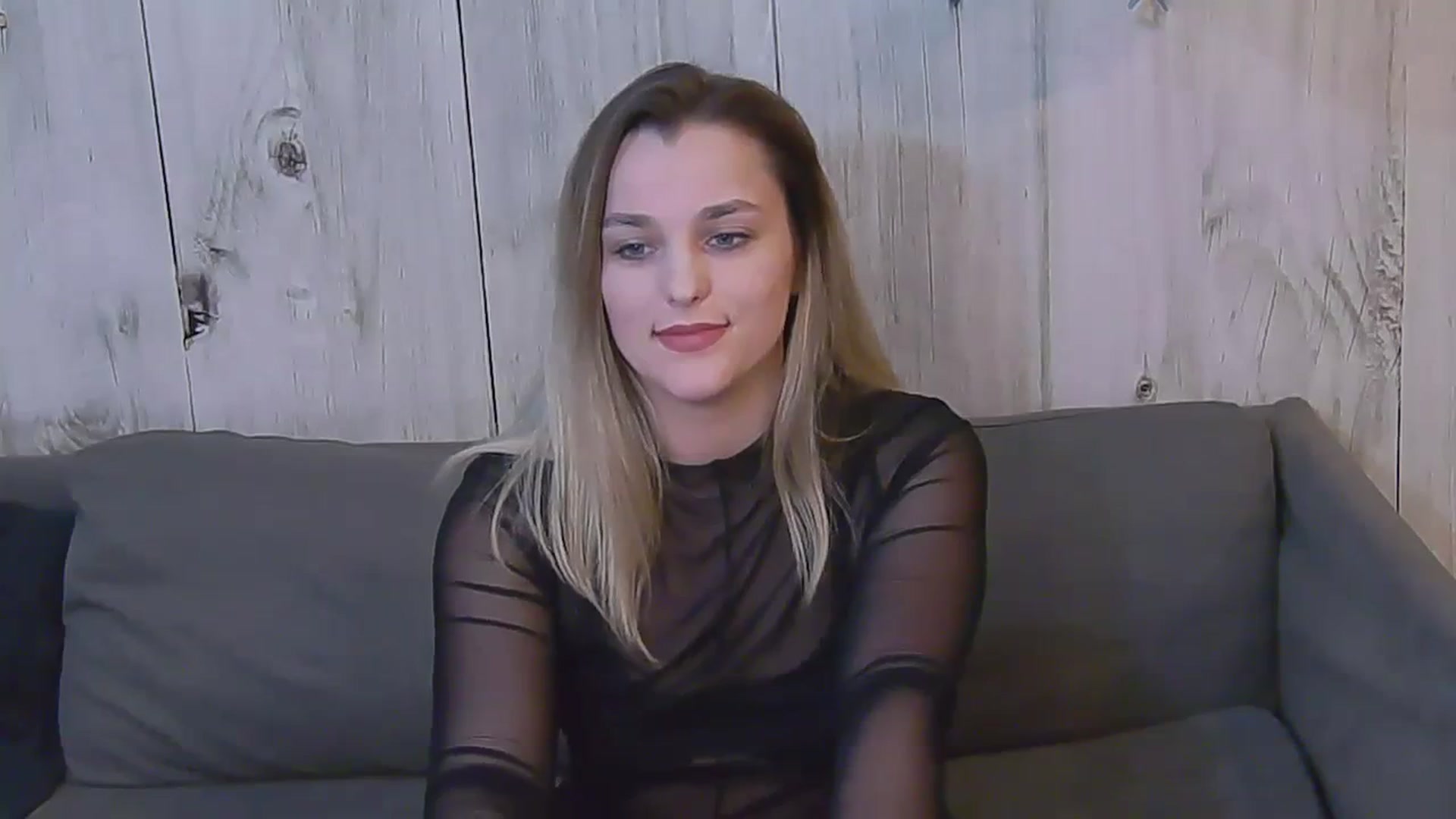 Gallery image thumbnail from Leyla_T's myfreecams stream on, 03/16/2024, 24:12 image 4 of 20