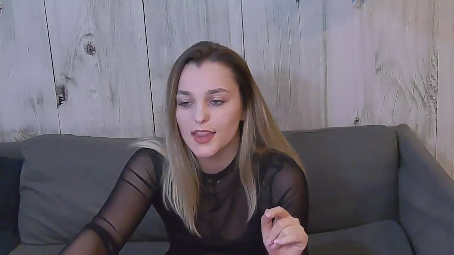 Gallery image thumbnail from Leyla_T's myfreecams stream on, 03/16/2024, 24:12 image 8 of 20